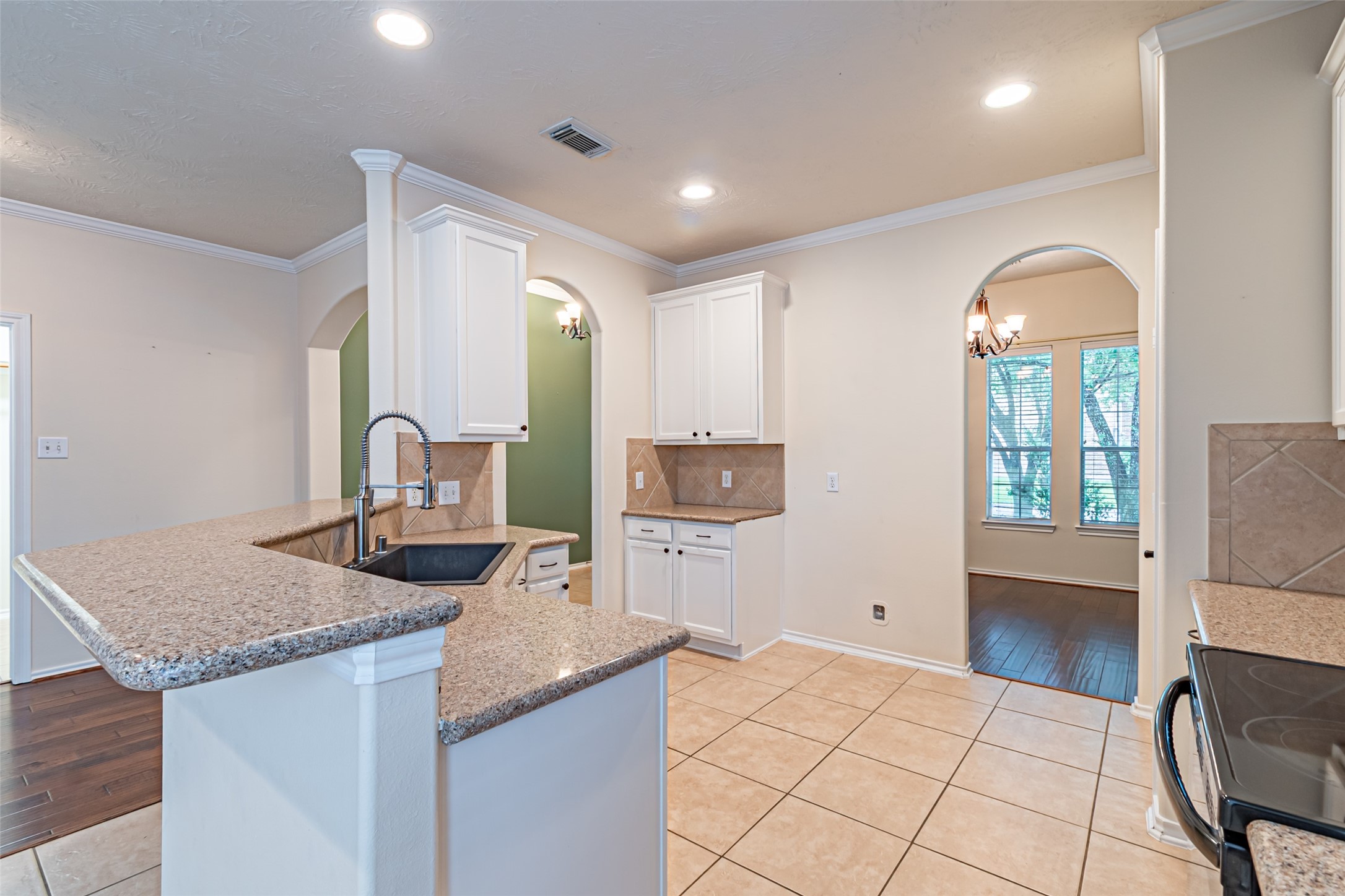 17911 Serene Shore Drive Property Photo 16
