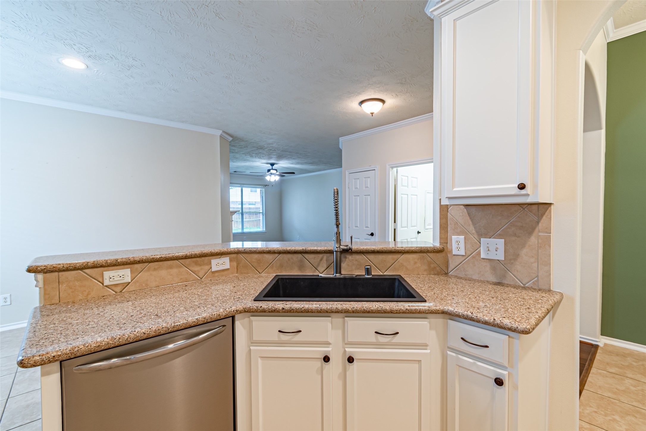 17911 Serene Shore Drive Property Photo 18