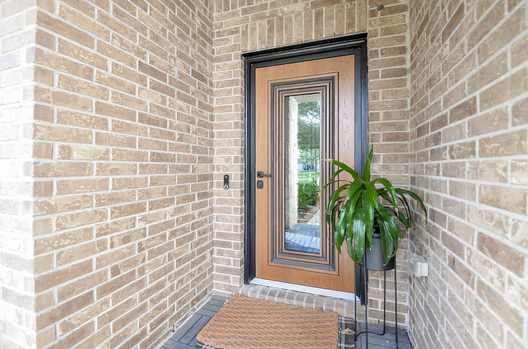 28503 Pleasant Forest Drive Property Photo 6