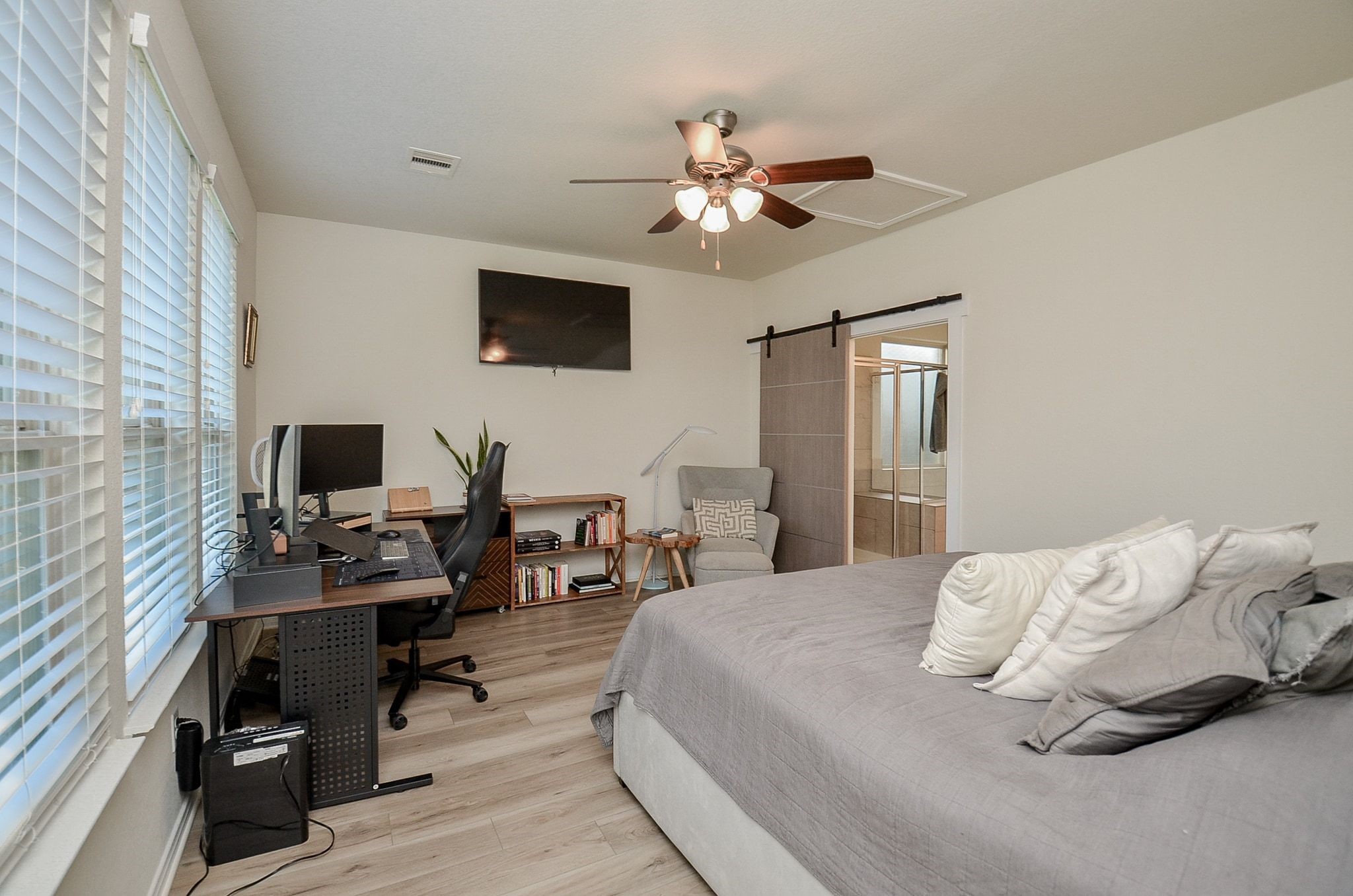 28503 Pleasant Forest Drive Property Photo 25