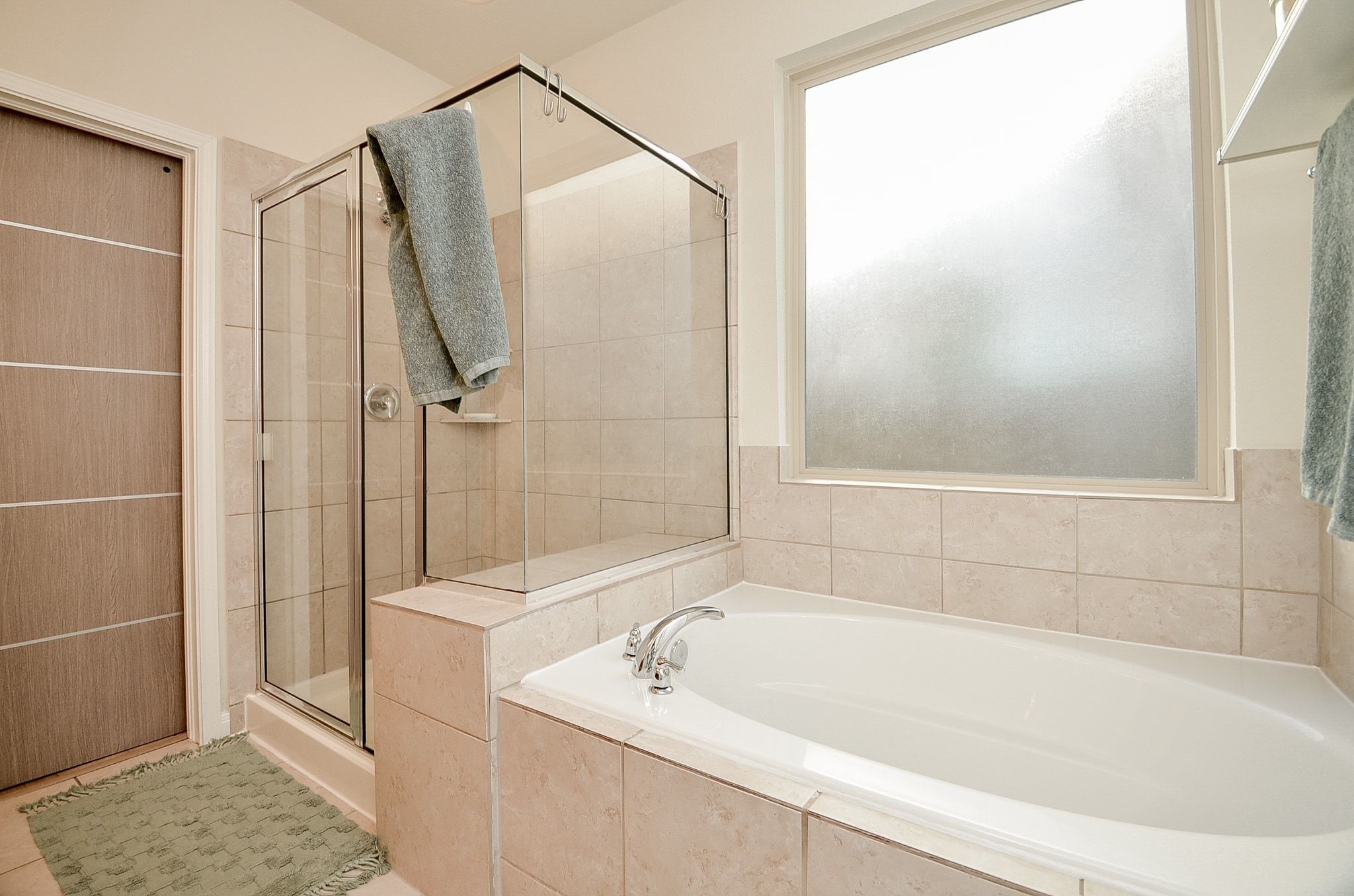 28503 Pleasant Forest Drive Property Photo 30