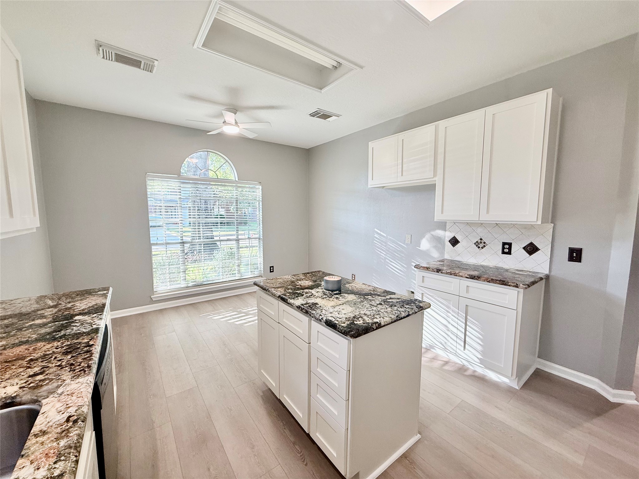 2915 Veva Drive Property Photo 4