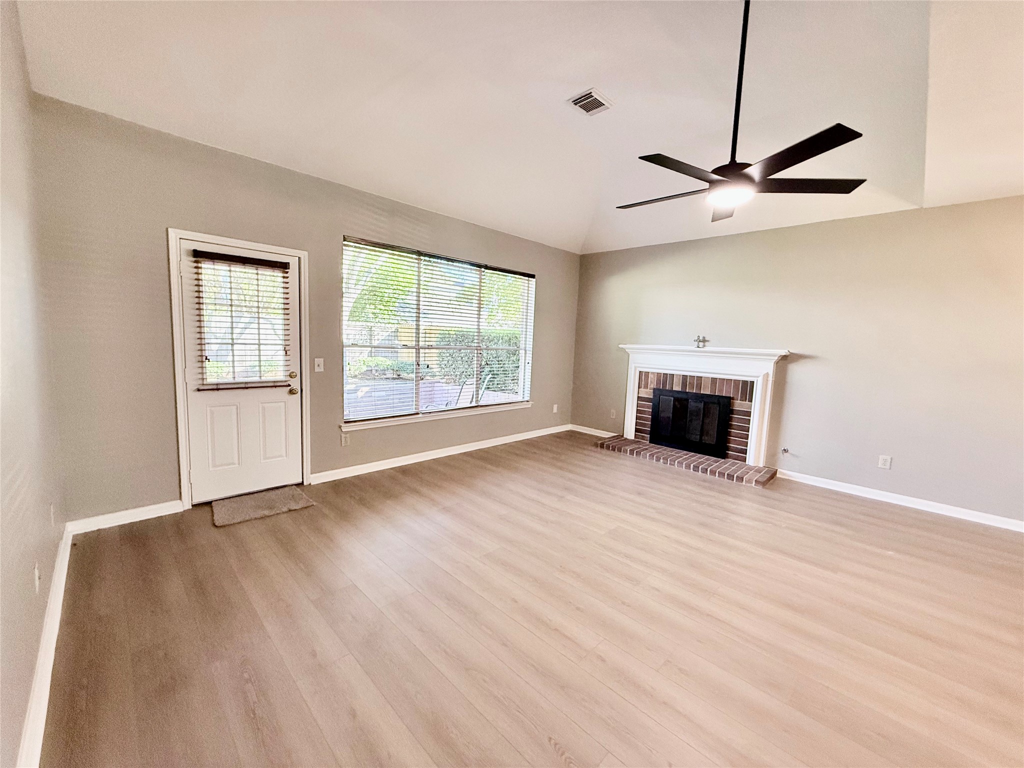 2915 Veva Drive Property Photo 15