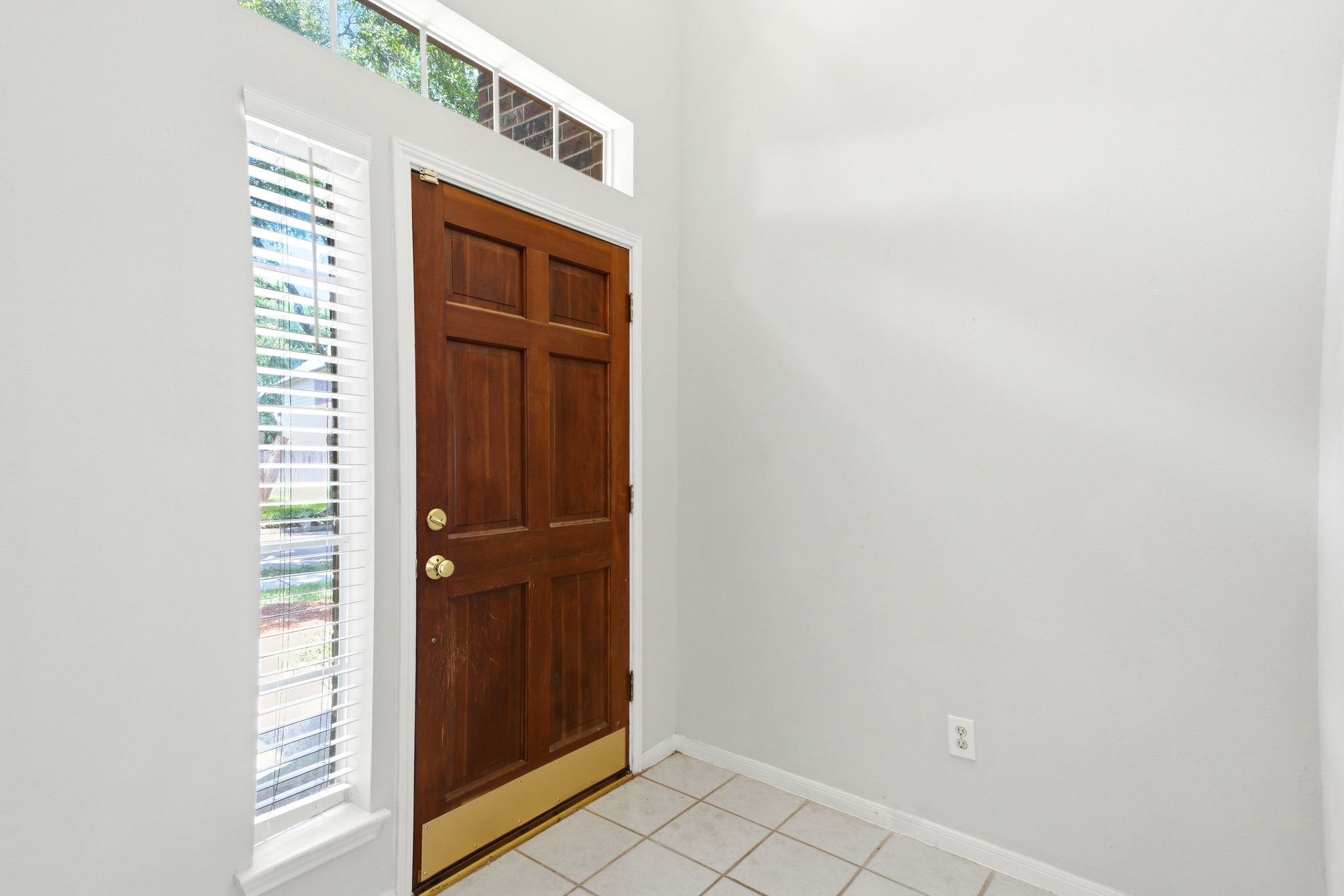 3126 Waters View Drive Property Photo 6