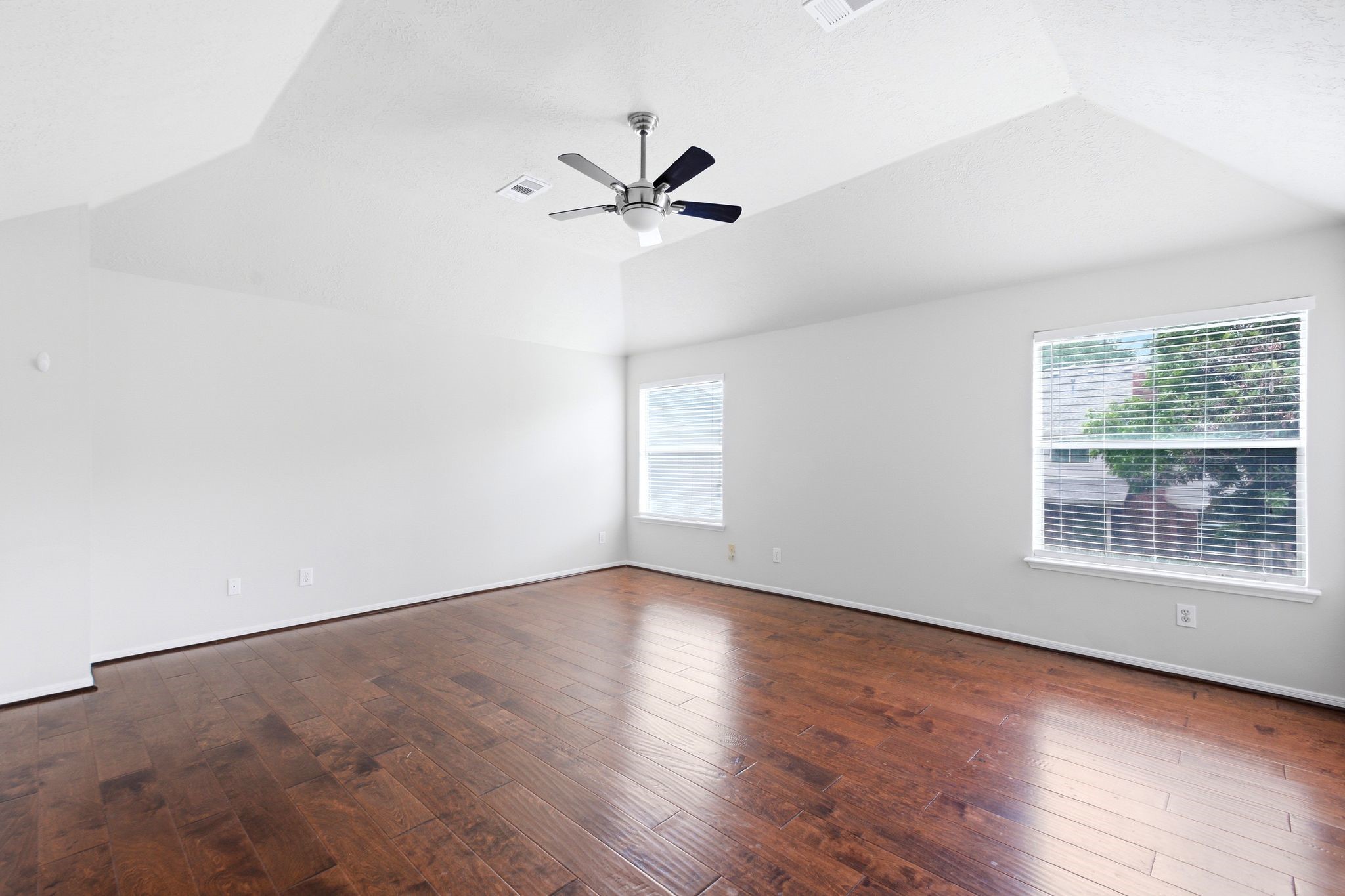 3126 Waters View Drive Property Photo 31
