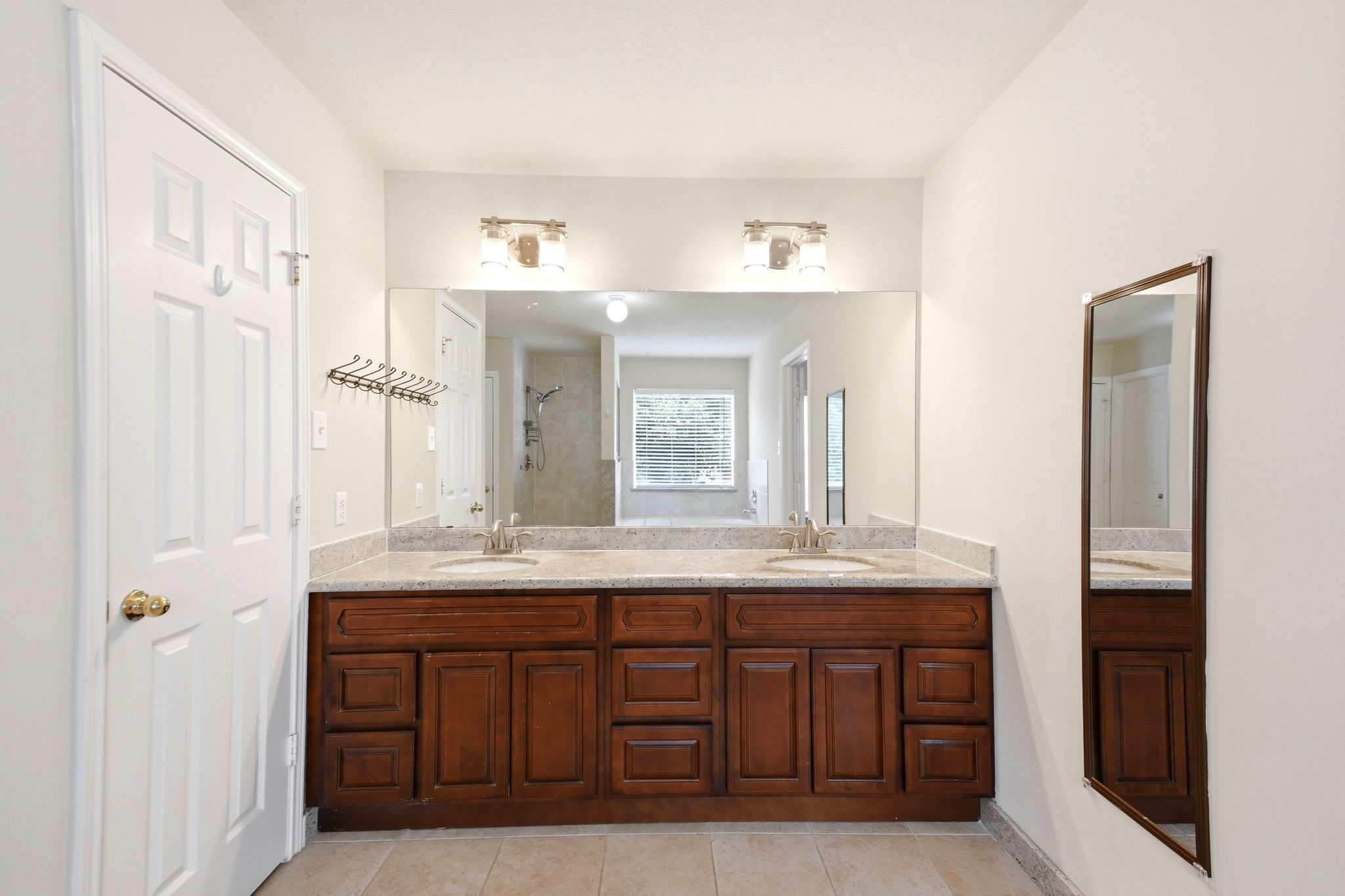 3126 Waters View Drive Property Photo 33