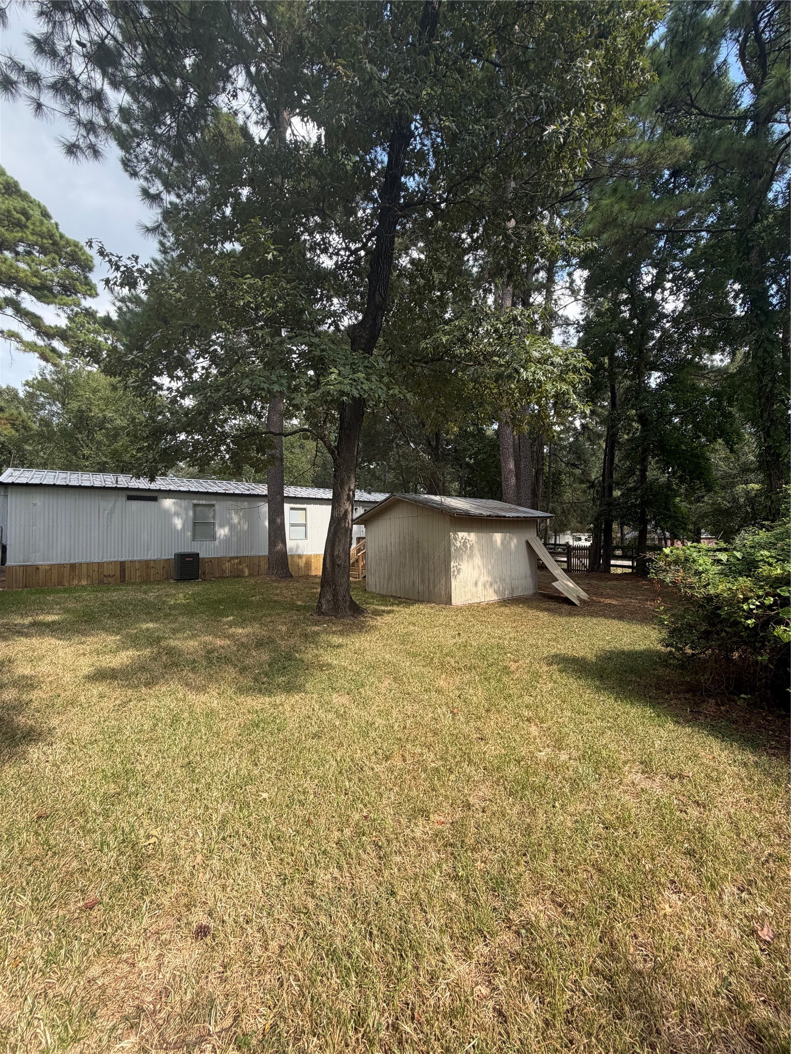 15476 Esther Drive Property Photo 14