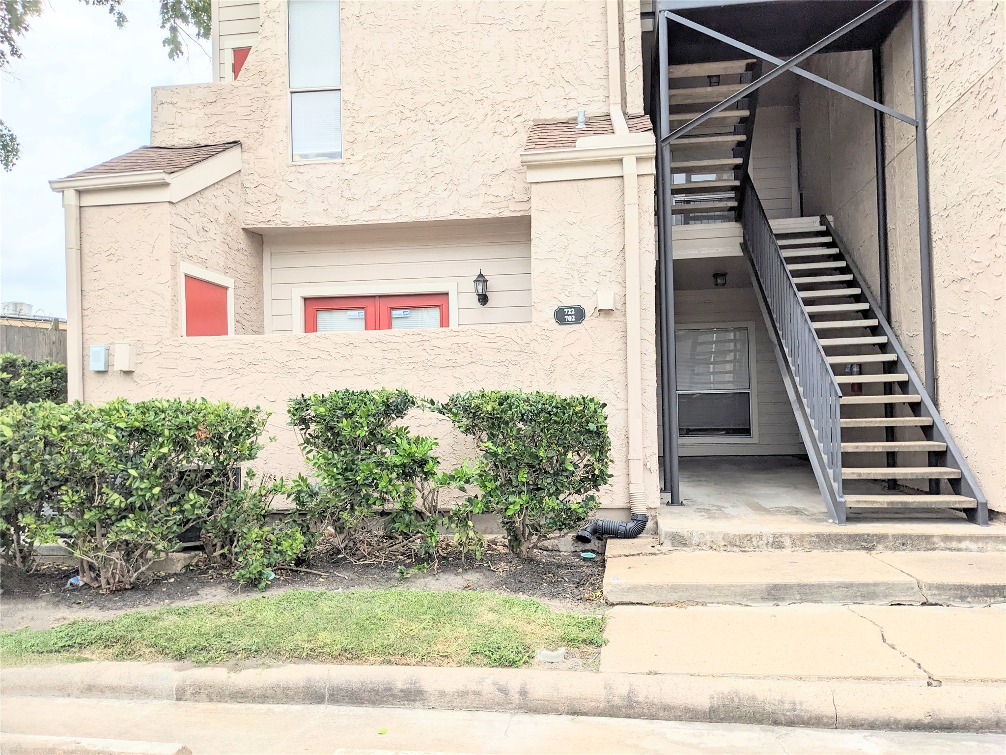 10855 Meadowglen Lane 702 Property Photo 1