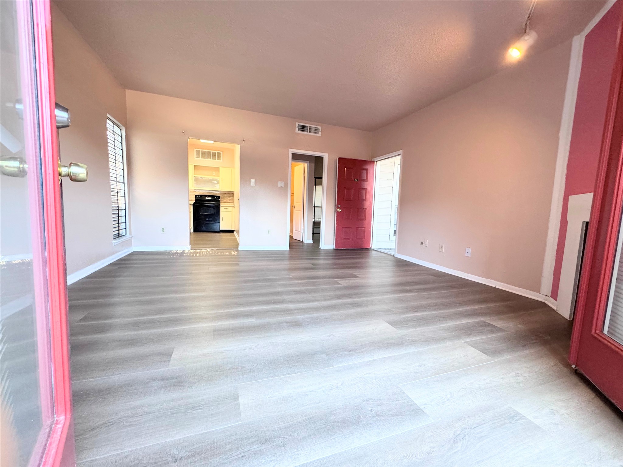10855 Meadowglen Lane 702 Property Photo 4