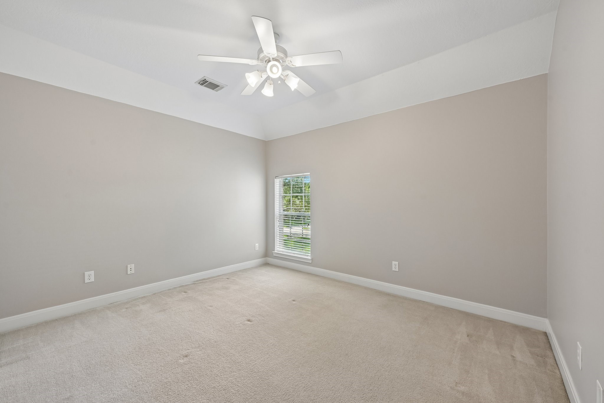 2905 Harvest Hill Drive Property Photo 31