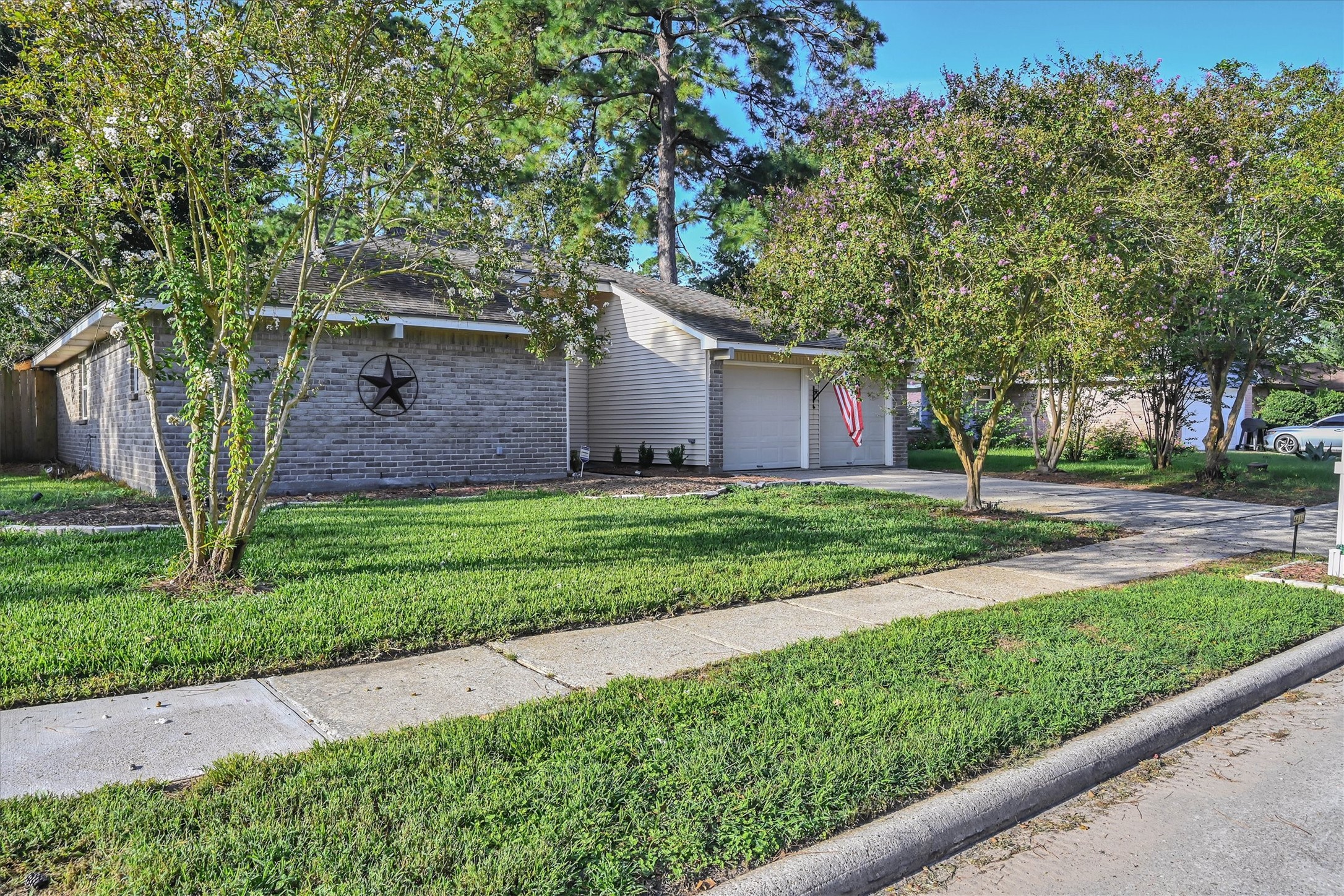 4415 Pineville Lane Property Photo 1