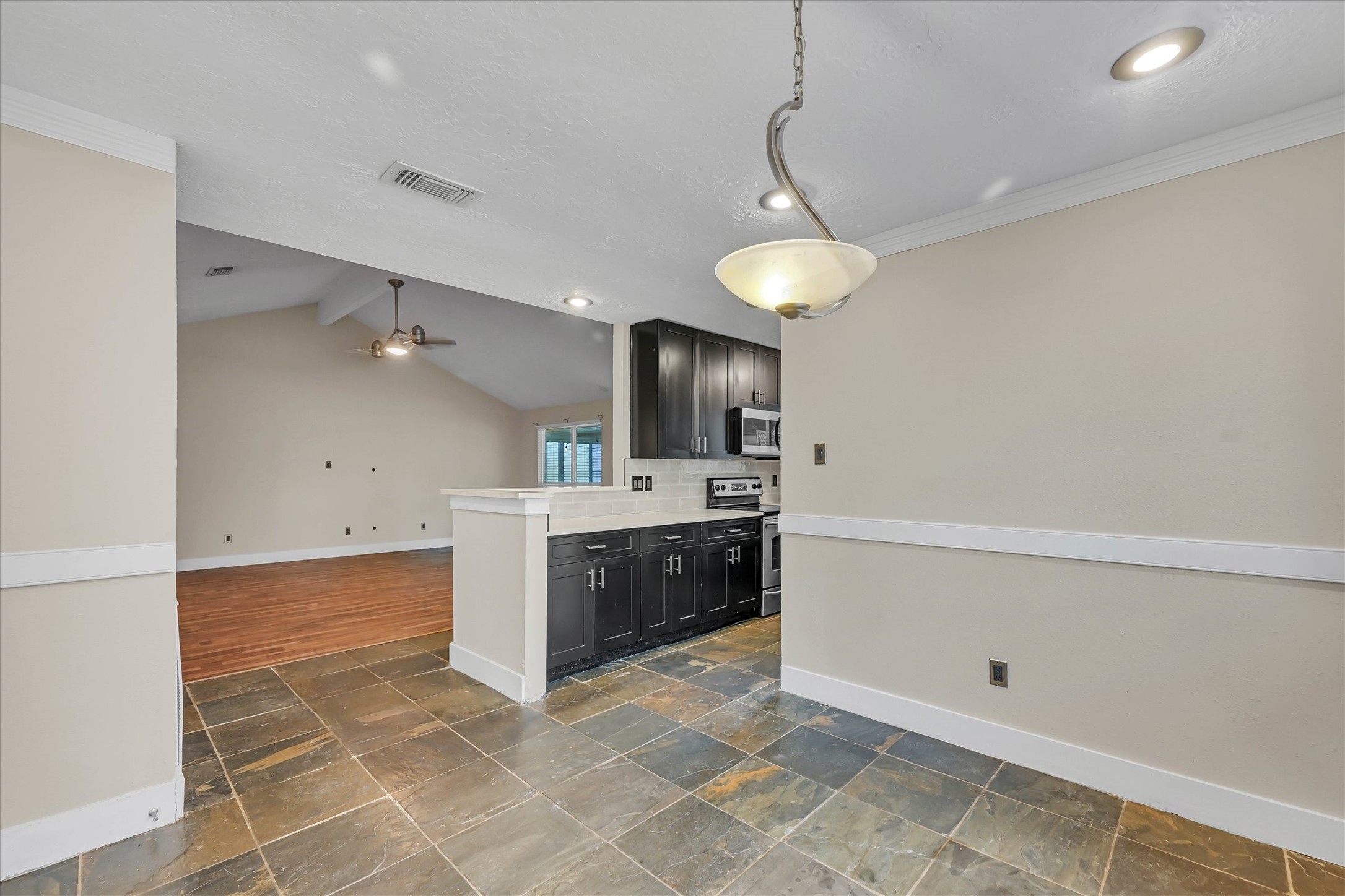 4415 Pineville Lane Property Photo 9
