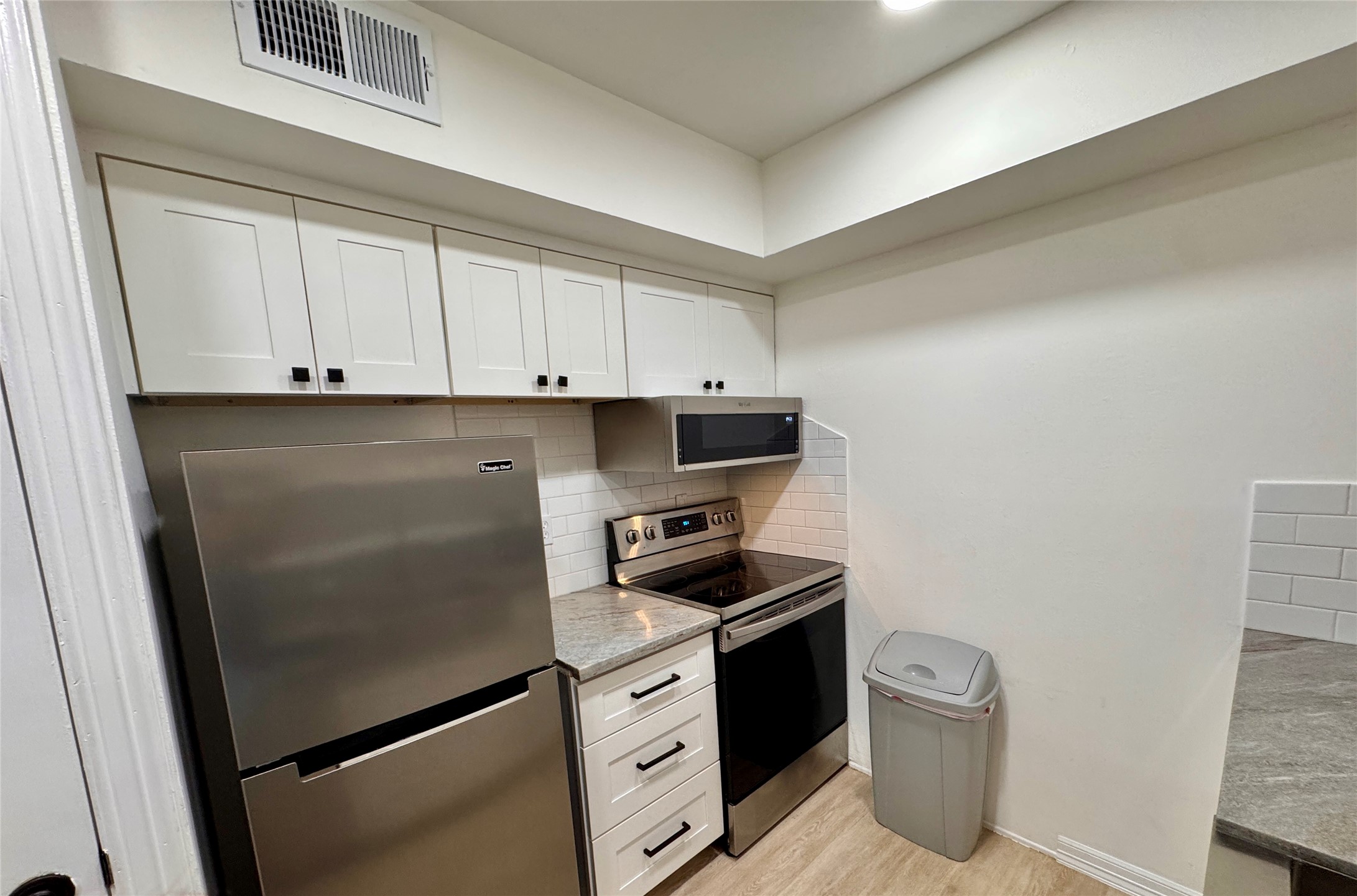 3131 Southwest Freeway C35 Property Photo 8