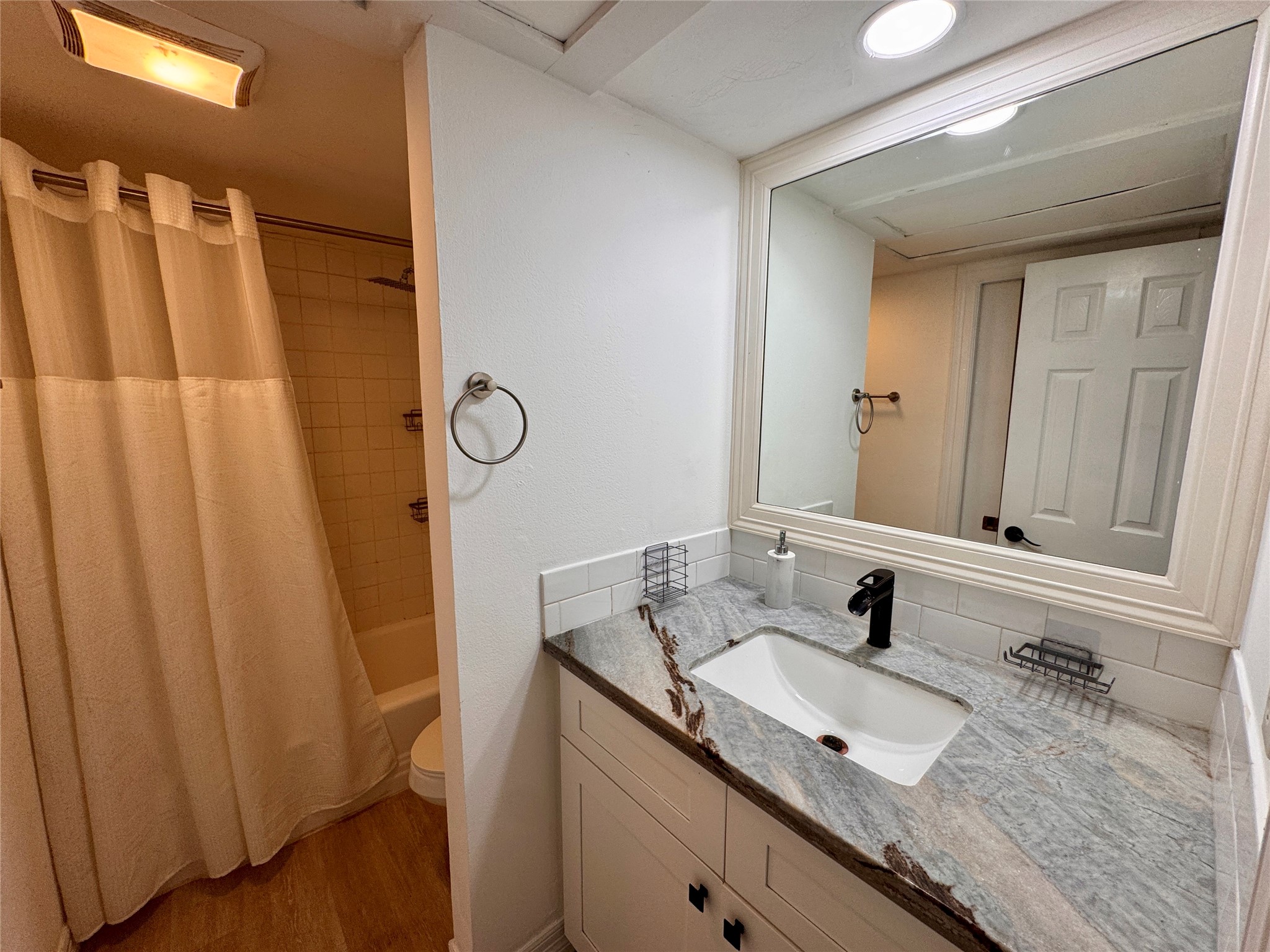 3131 Southwest Freeway C35 Property Photo 18