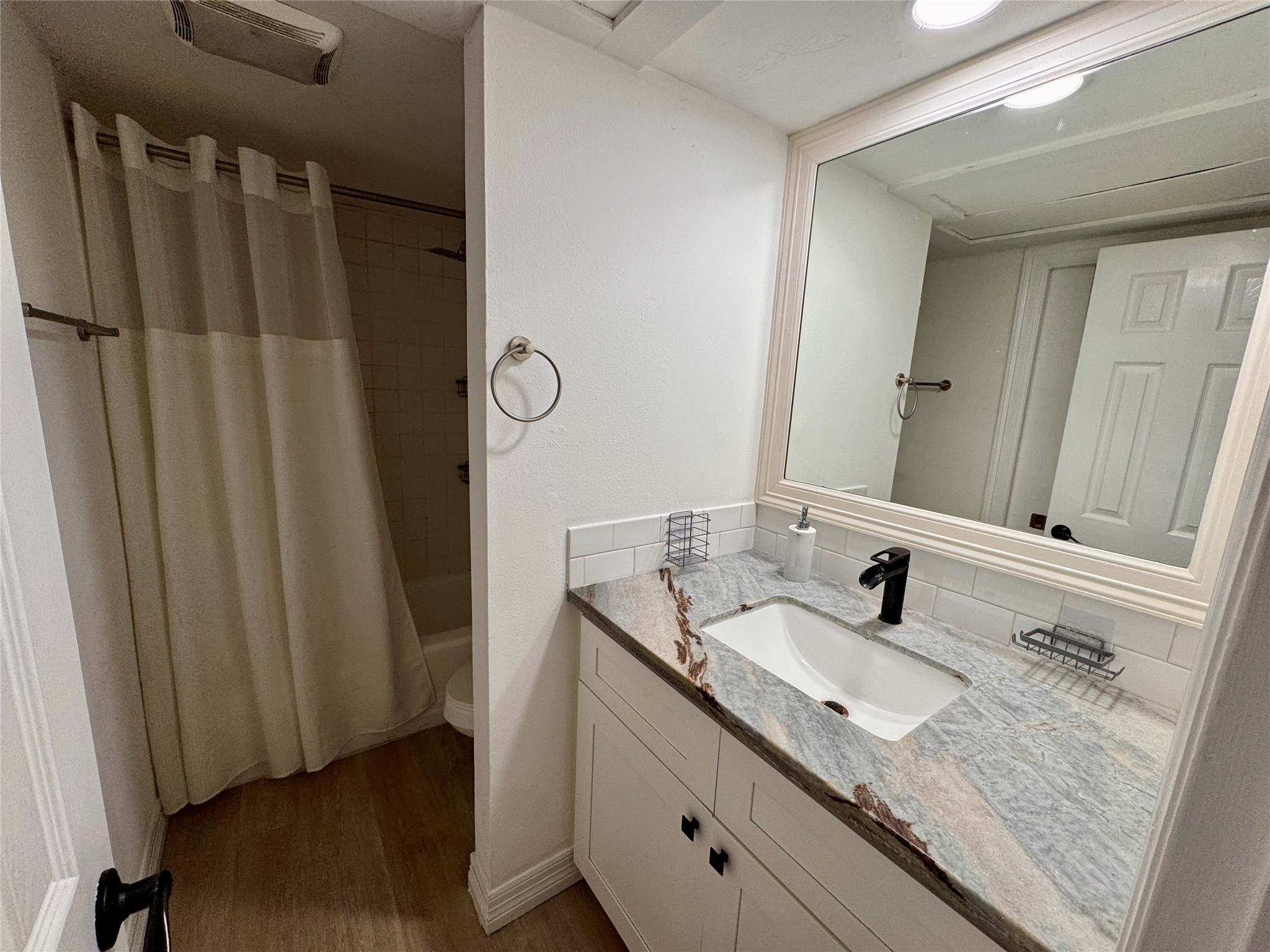 3131 Southwest Freeway C35 Property Photo 20