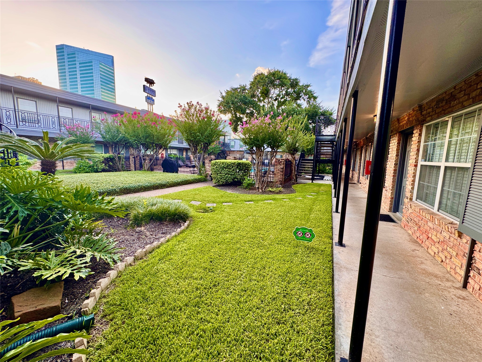 3131 Southwest Freeway C35 Property Photo 37