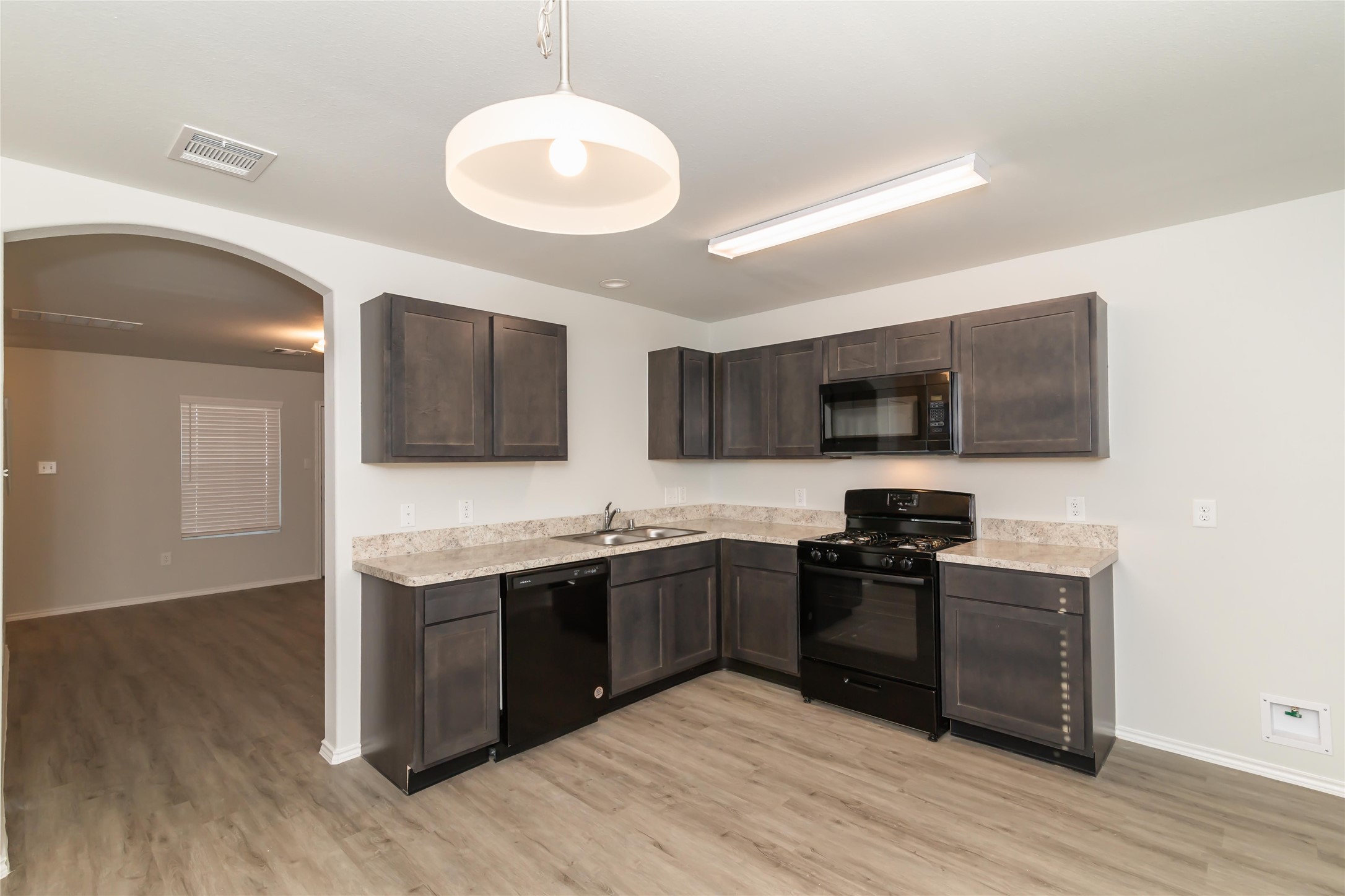 8630 Doris Oaks Circle Property Photo 3