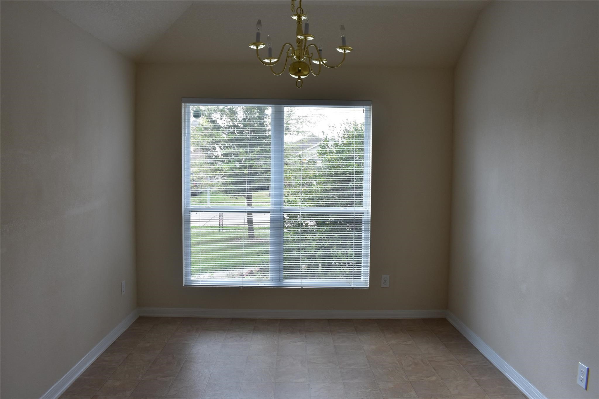 3610 Barkers Crossing Avenue Property Photo 10