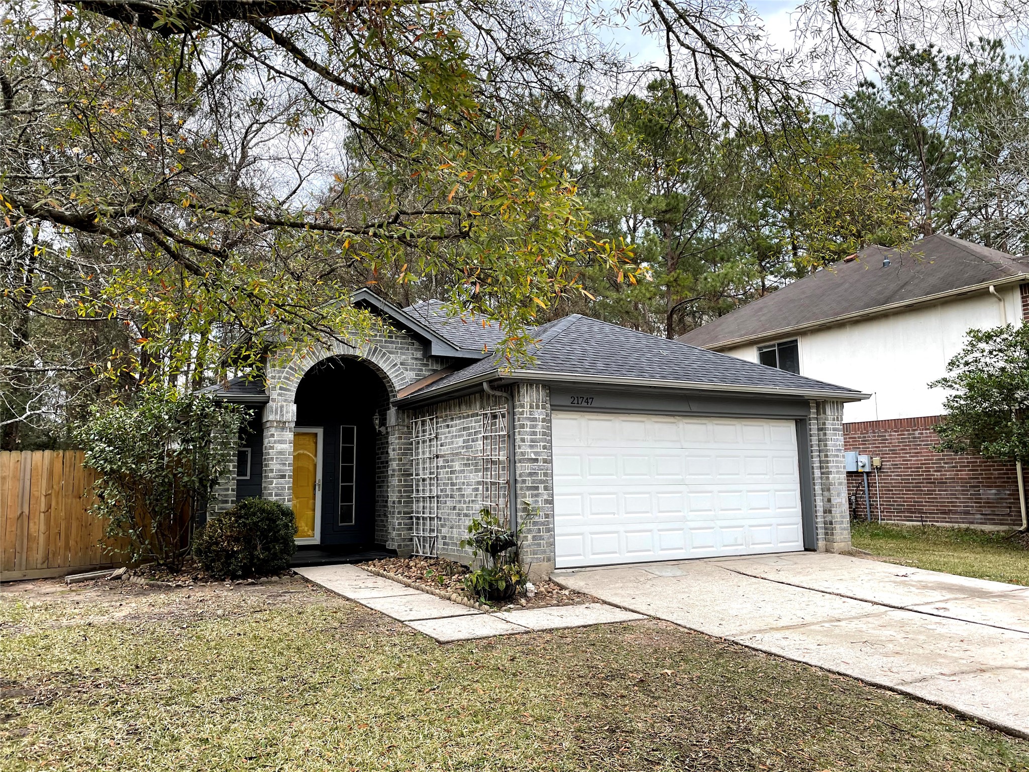 21747 Deep Pines Drive Property Photo 1