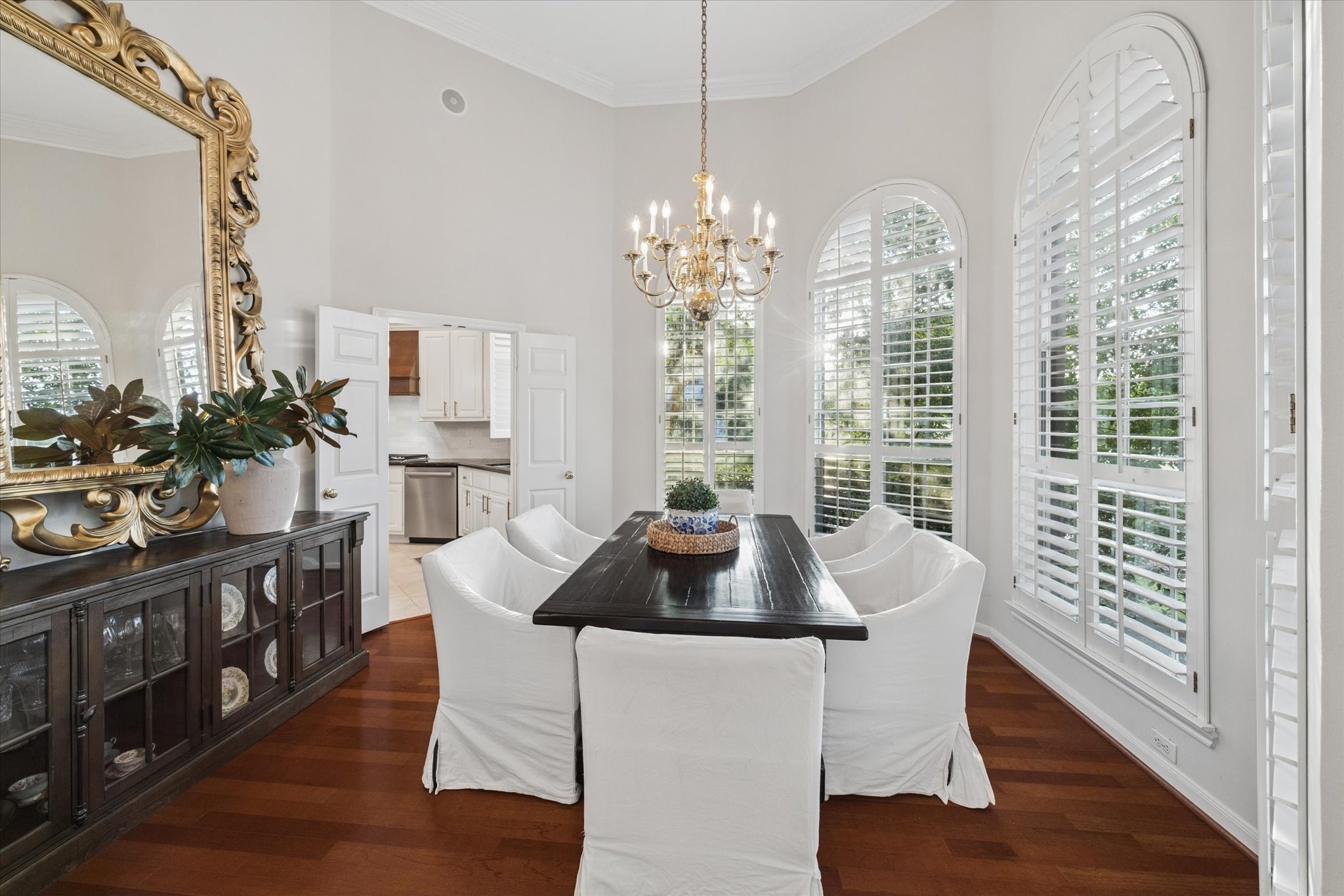 5353 Hidalgo Street Property Photo 5