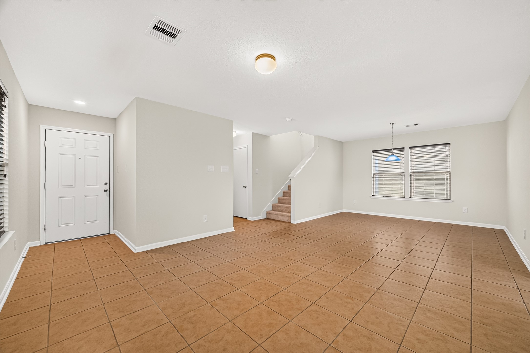 19335 Riley Espen Court Property Photo 8