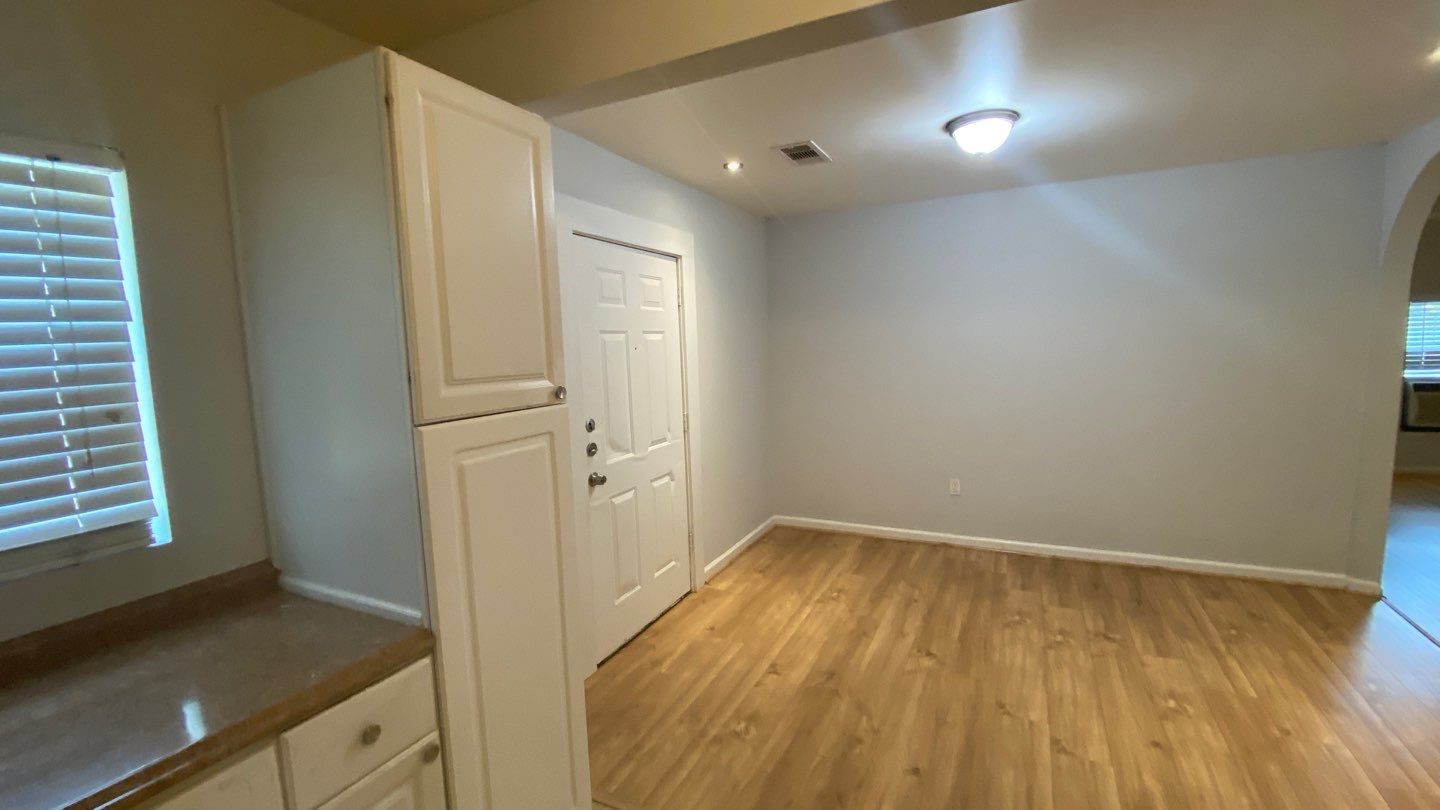 1918 Oleander Drive Property Photo 4