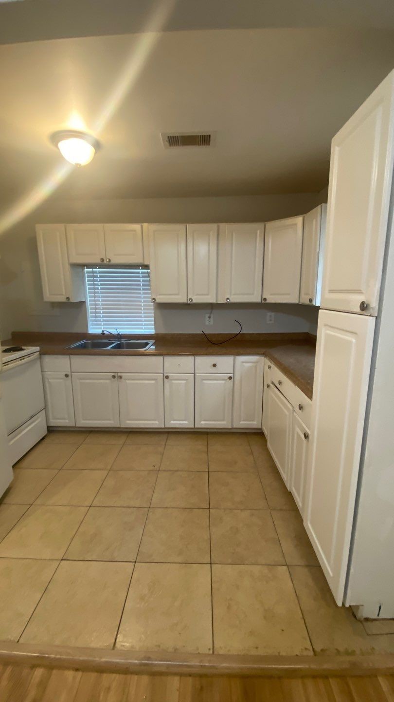 1918 Oleander Drive Property Photo 5
