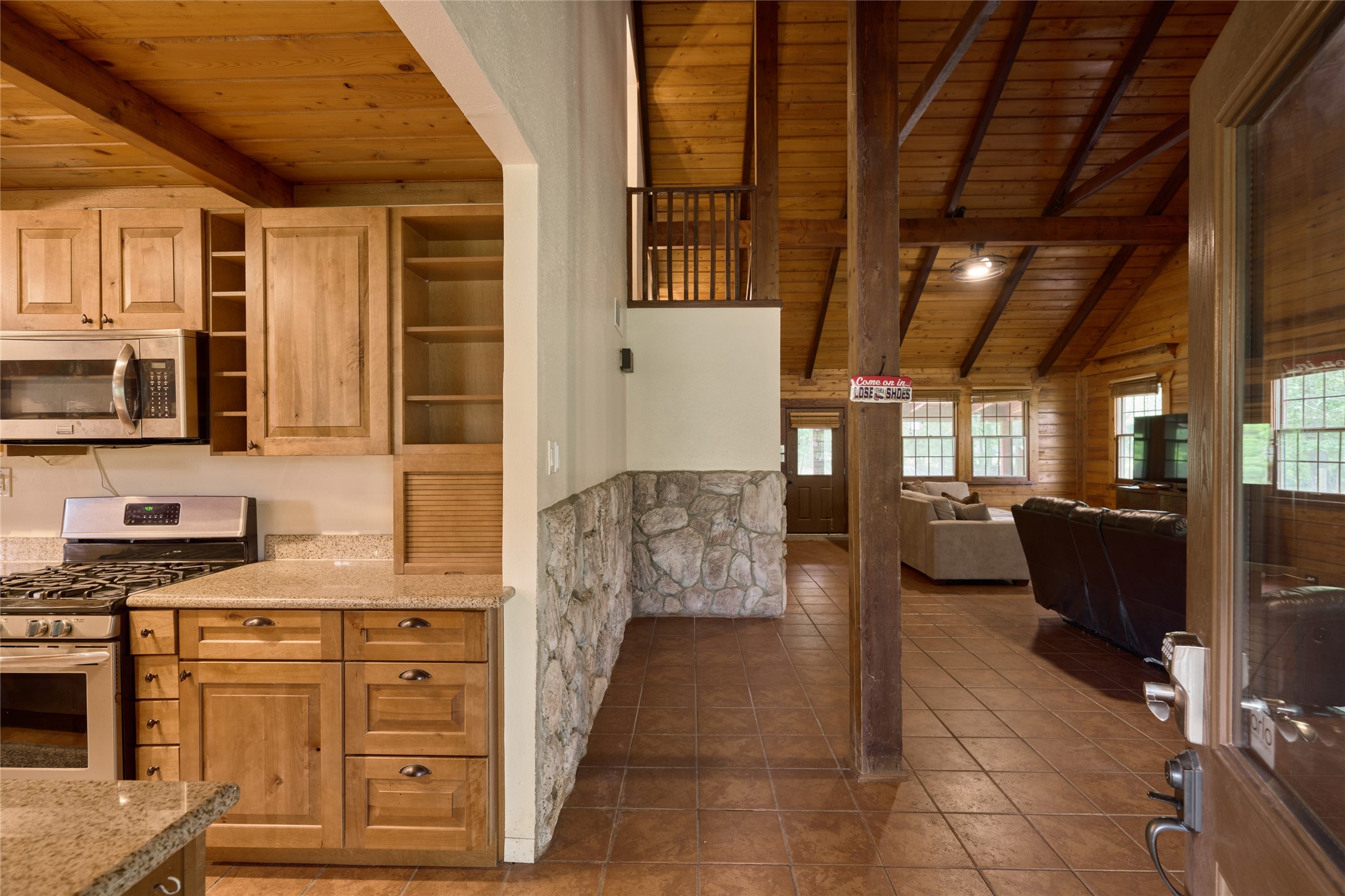 18233 Country Place Drive Property Photo 6