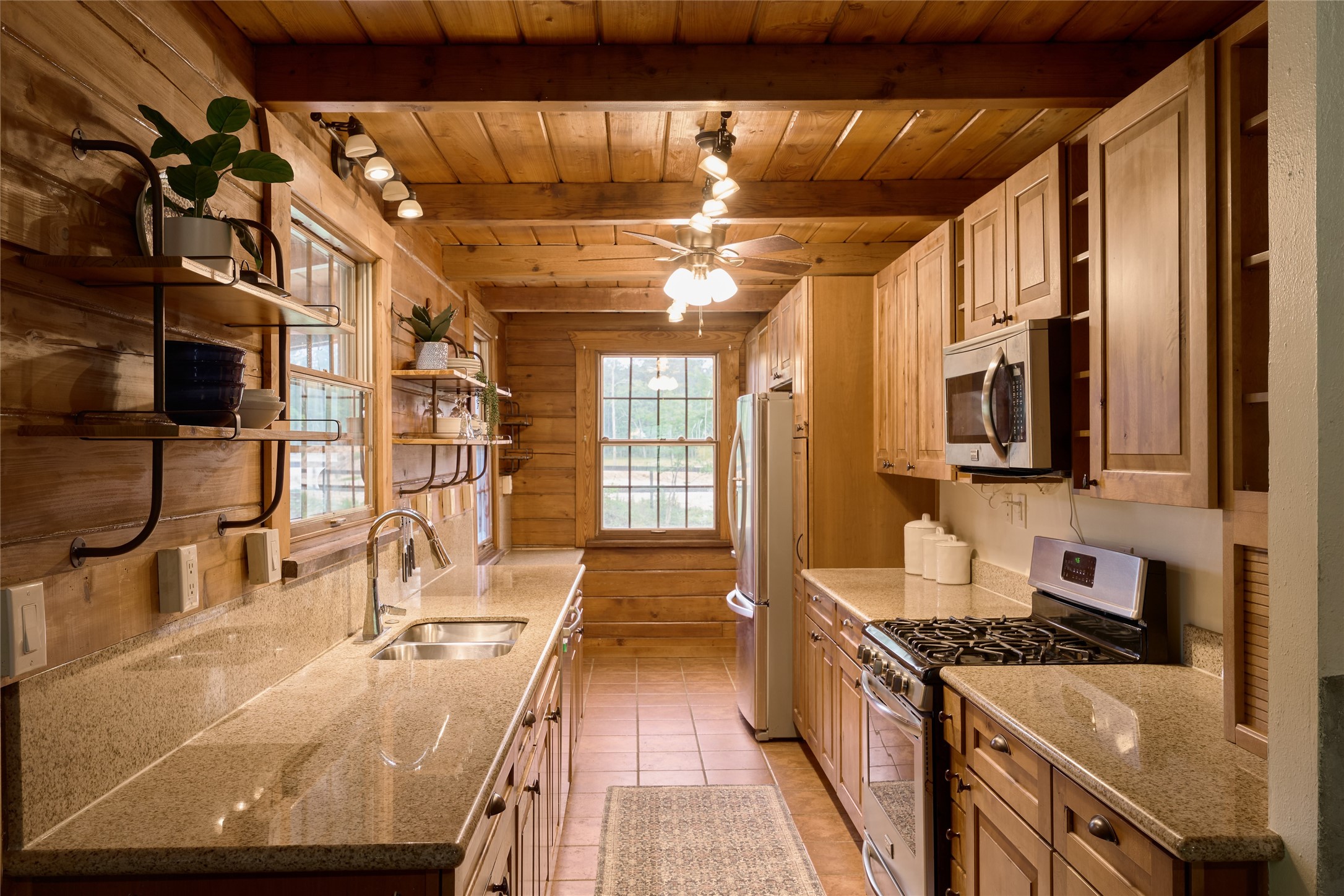 18233 Country Place Drive Property Photo 8