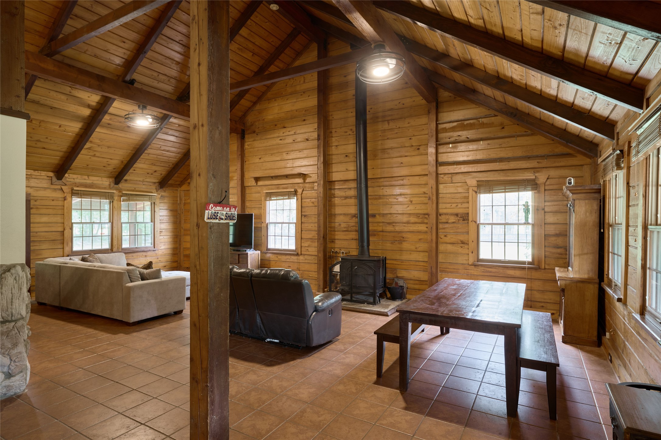 18233 Country Place Drive Property Photo 10