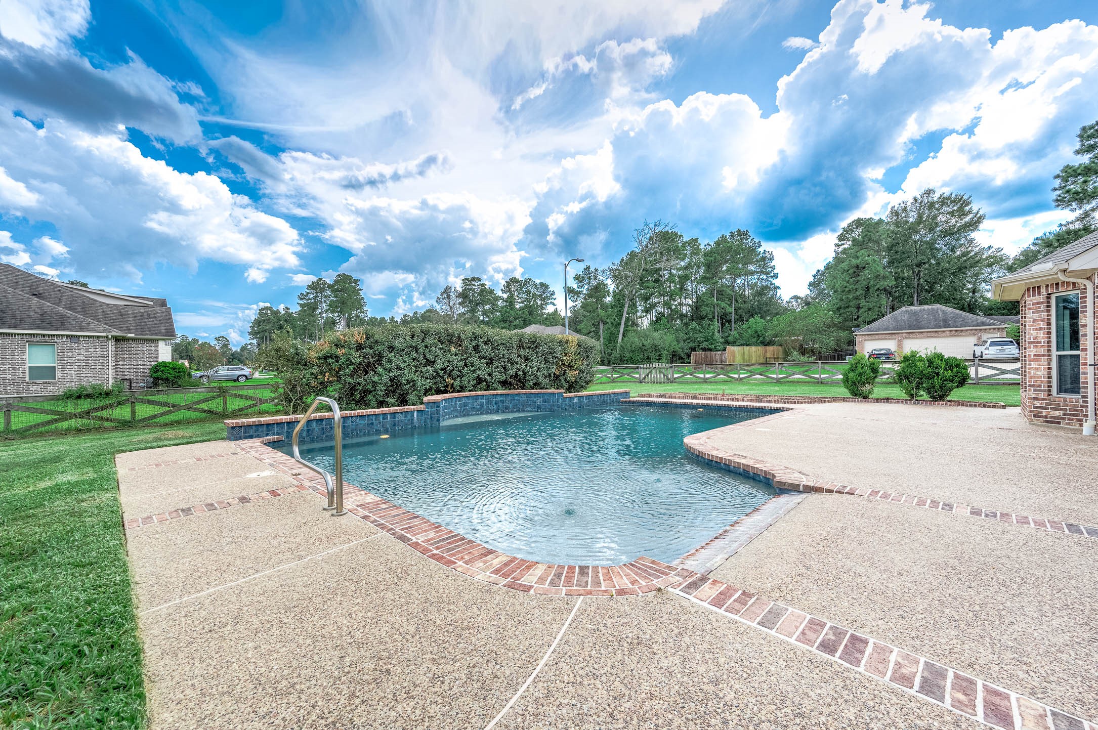 17607 Country Grove Property Photo 4
