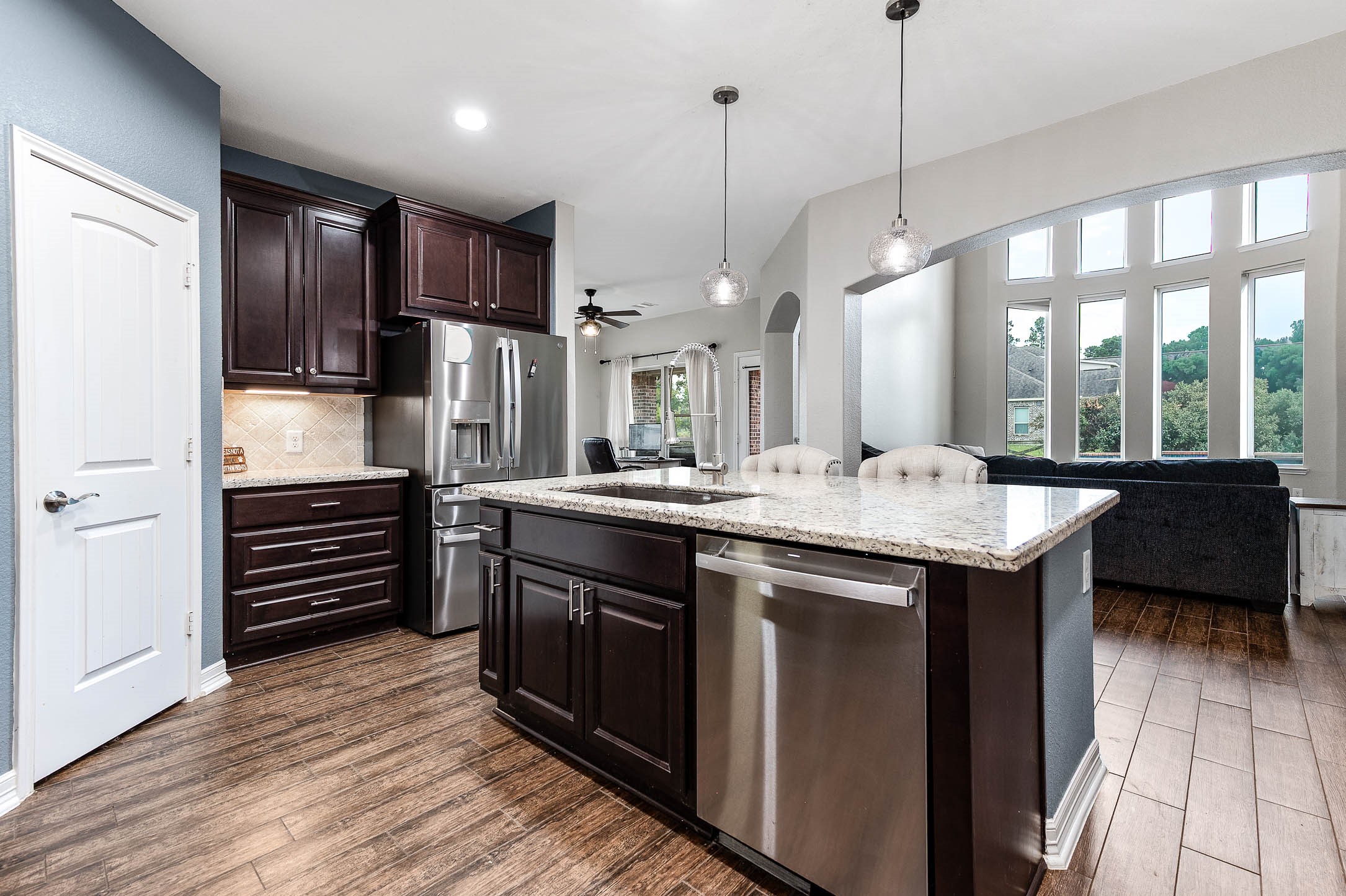 17607 Country Grove Property Photo 8