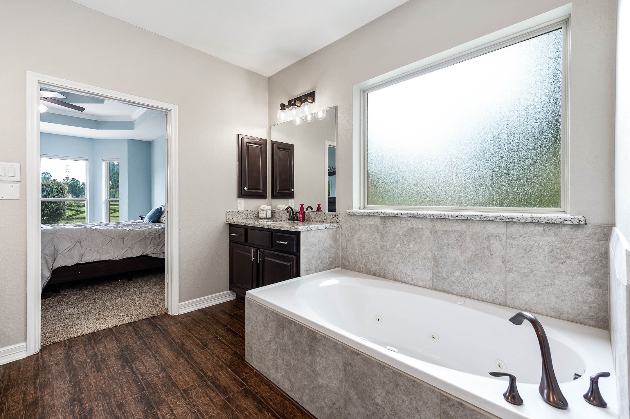17607 Country Grove Property Photo 18