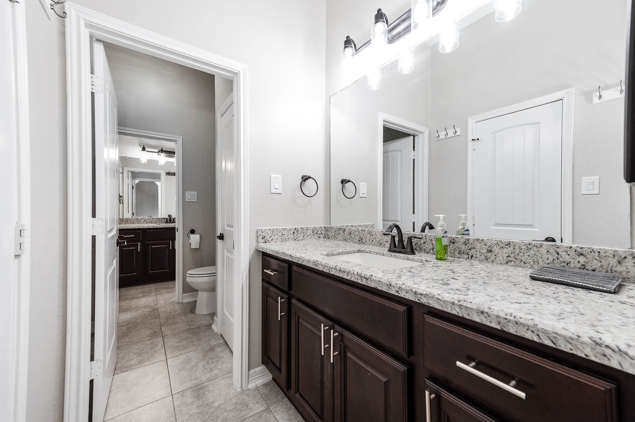 17607 Country Grove Property Photo 25