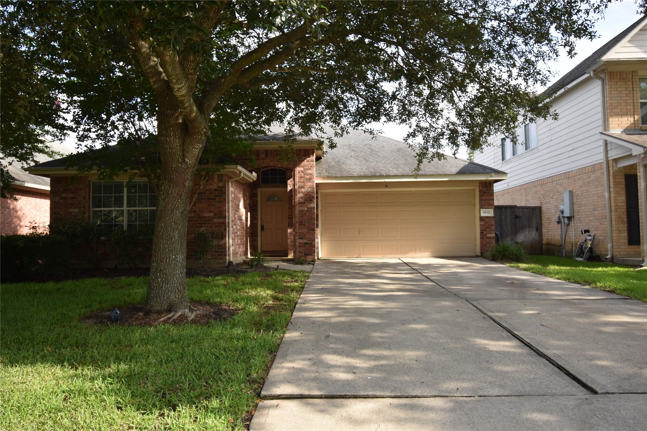 9518 Brackenton Crest Drive Property Photo 1