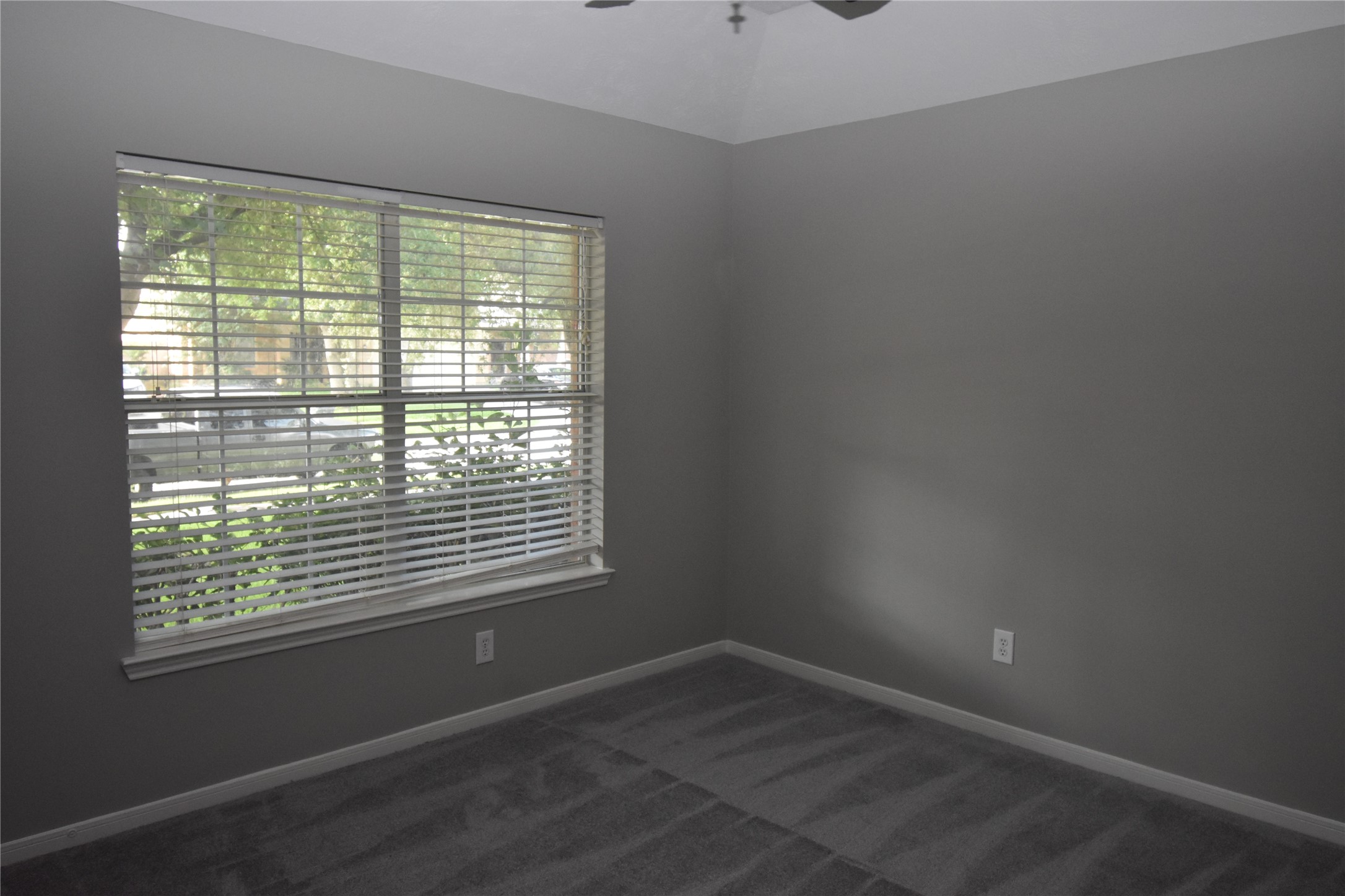 9518 Brackenton Crest Drive Property Photo 2