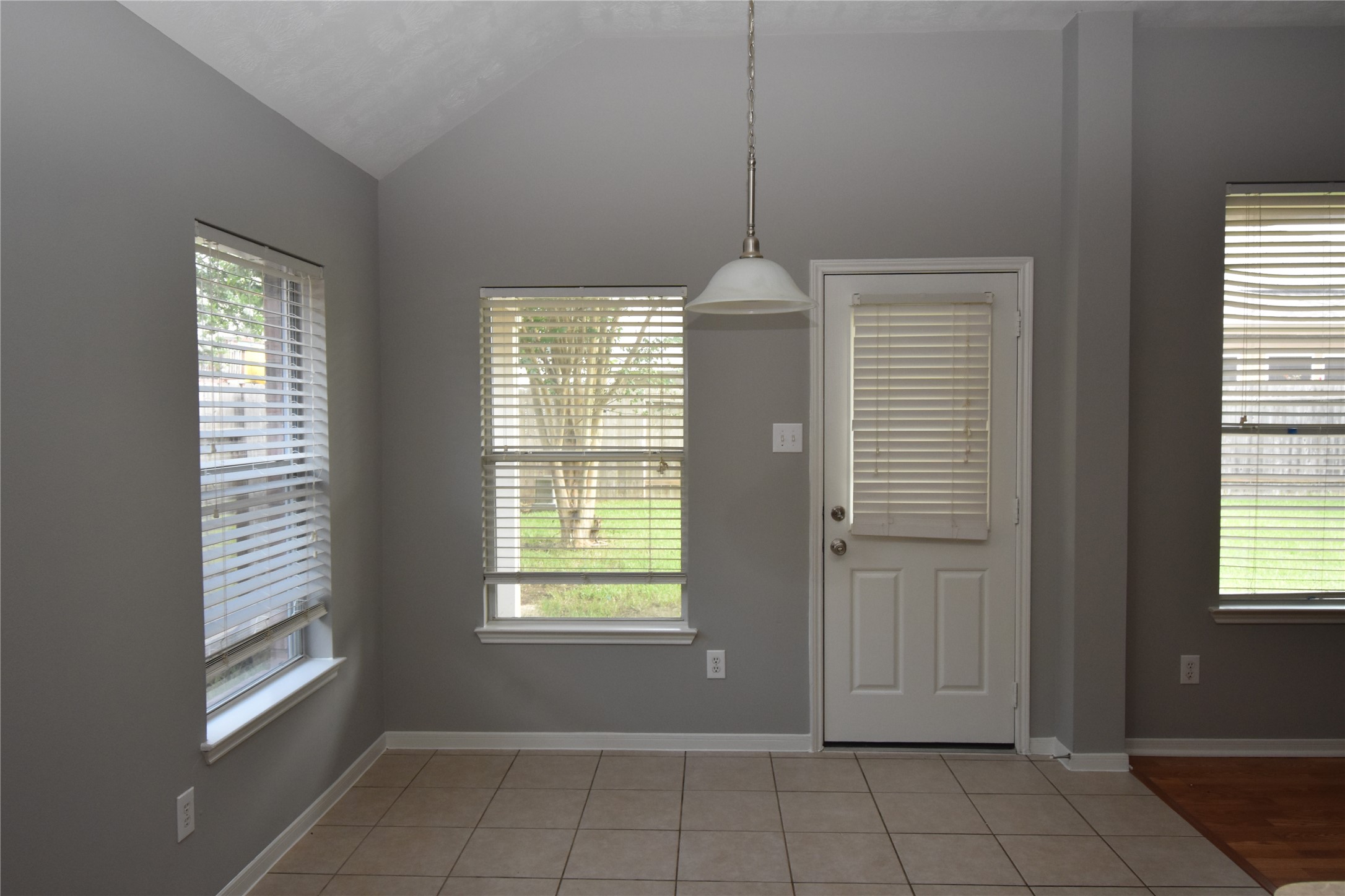 9518 Brackenton Crest Drive Property Photo 7