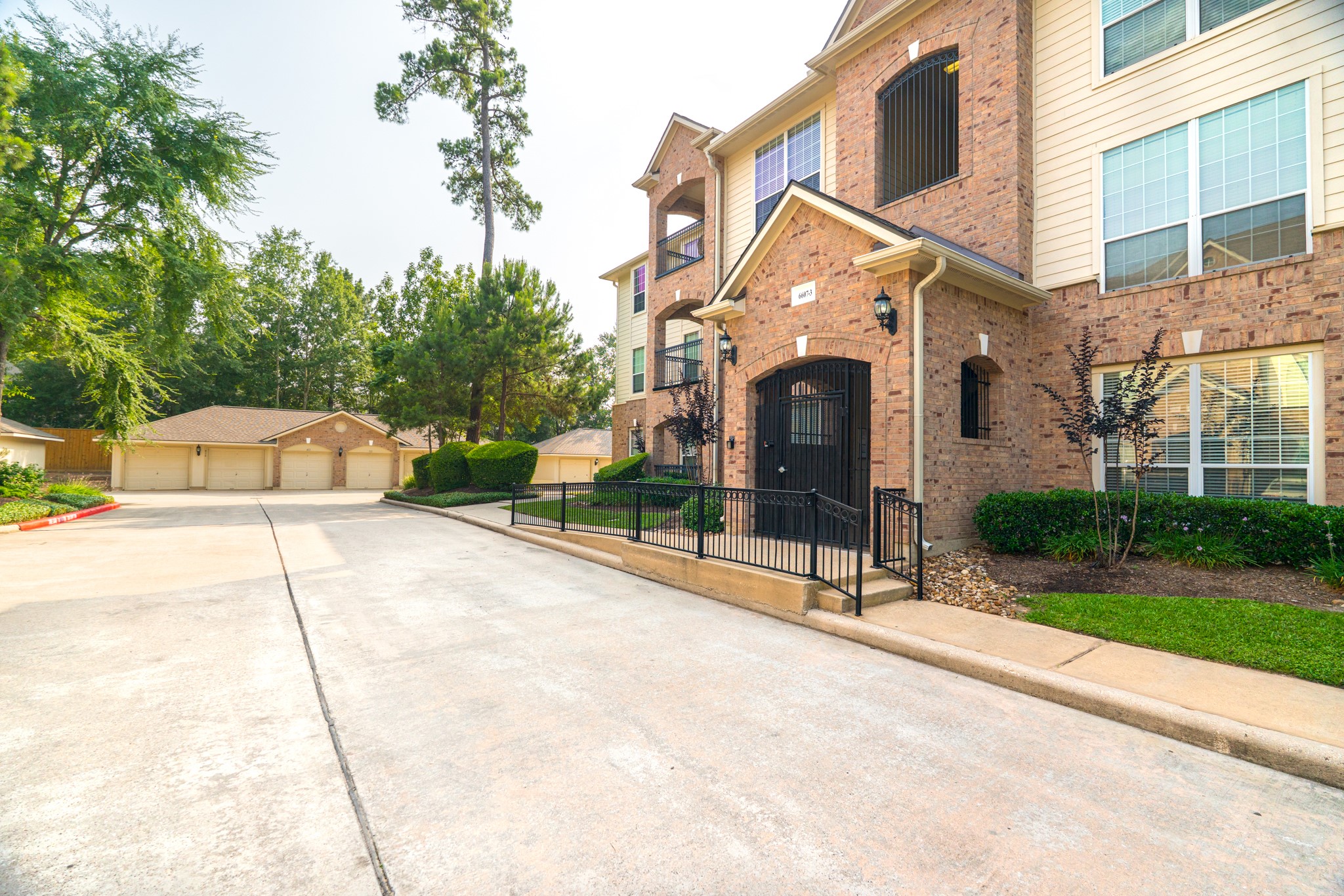 6607 Lake Woodlands Drive 312 Property Photo 1