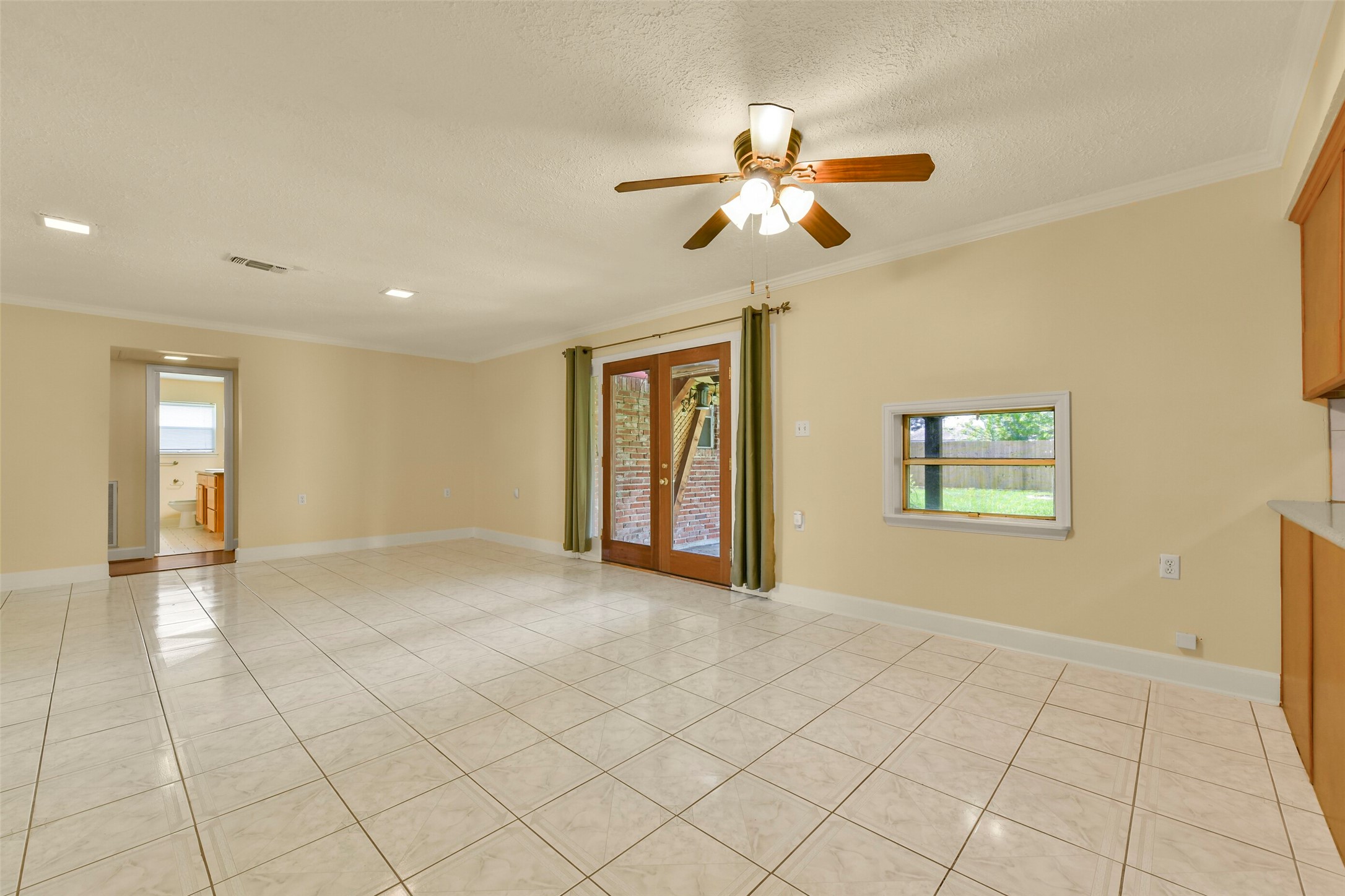 523 Oakdale Avenue Property Photo 7