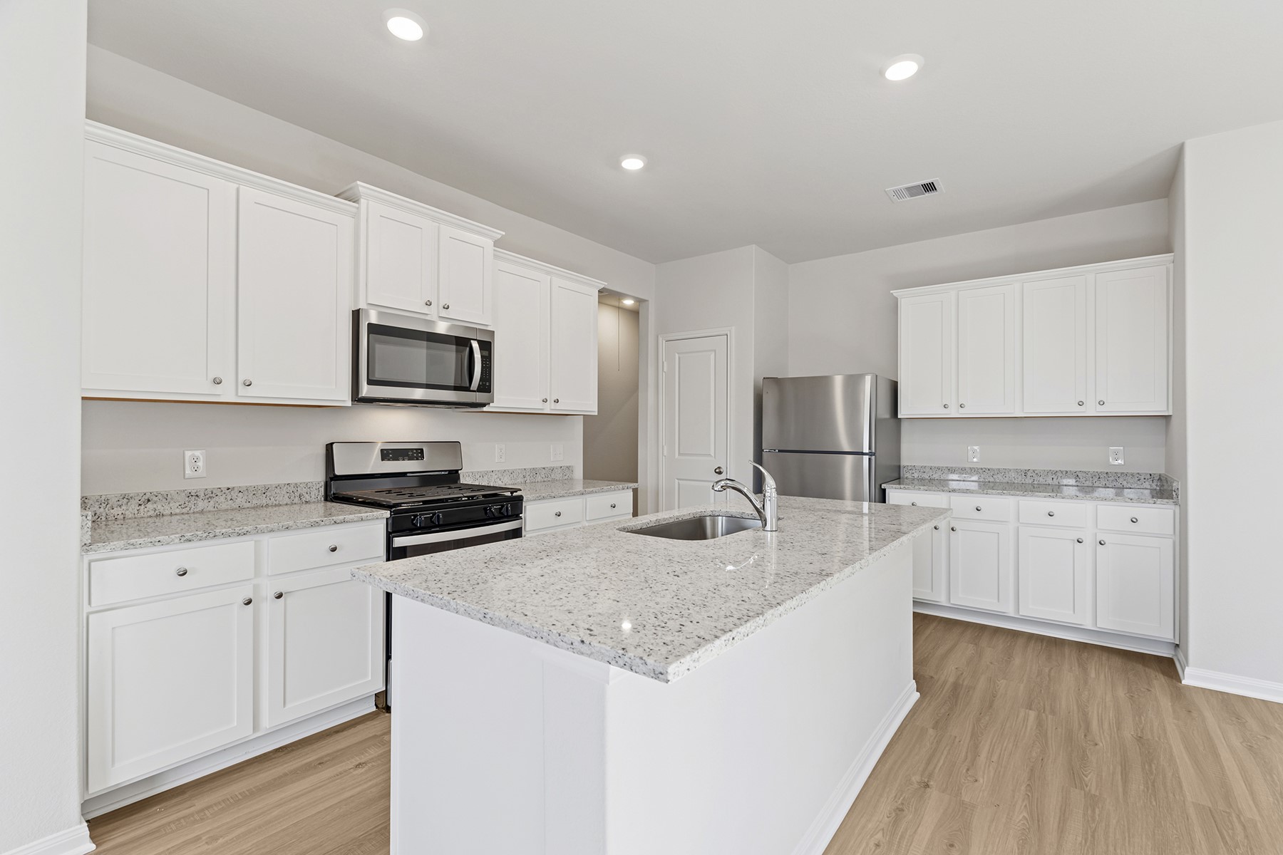 8839 New Jade Drive Property Photo 3