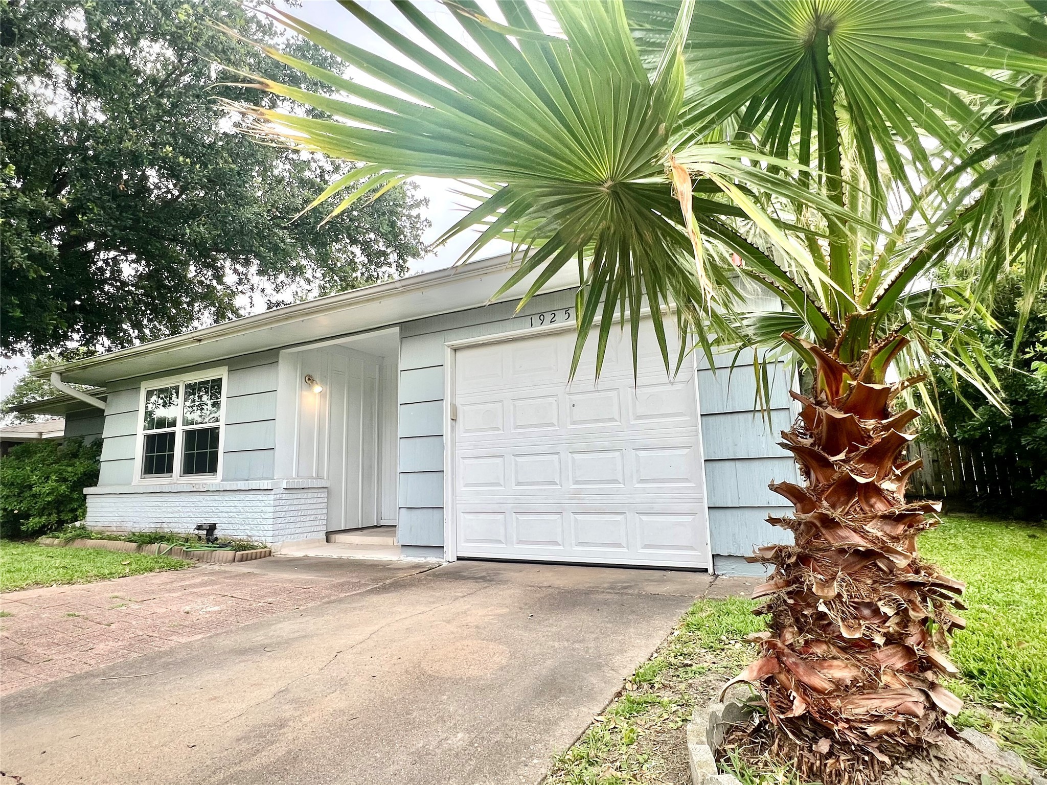 1925 14th Avenue N Property Photo 1