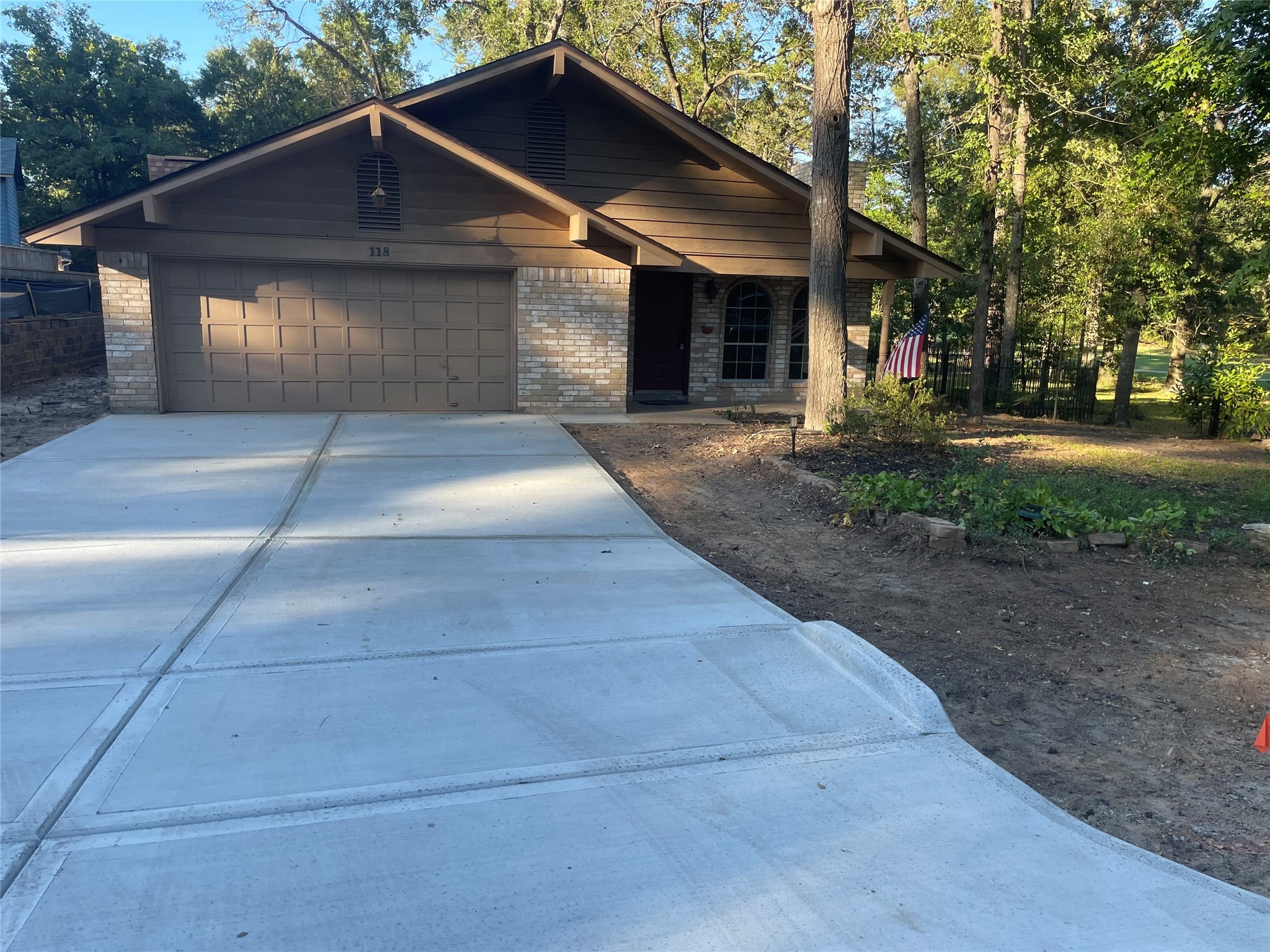 118 Sun City Lane Property Photo 1