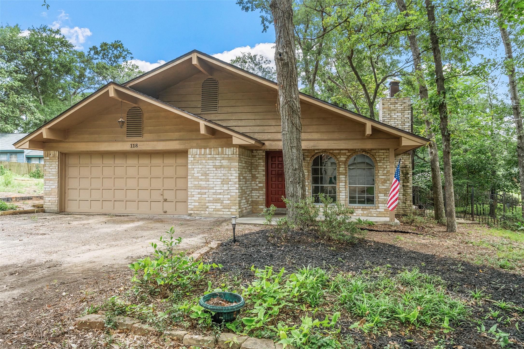 118 Sun City Lane Property Photo 2