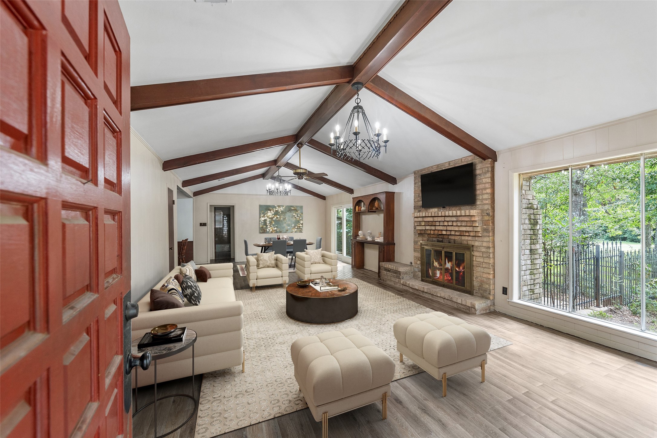 118 Sun City Lane Property Photo 6