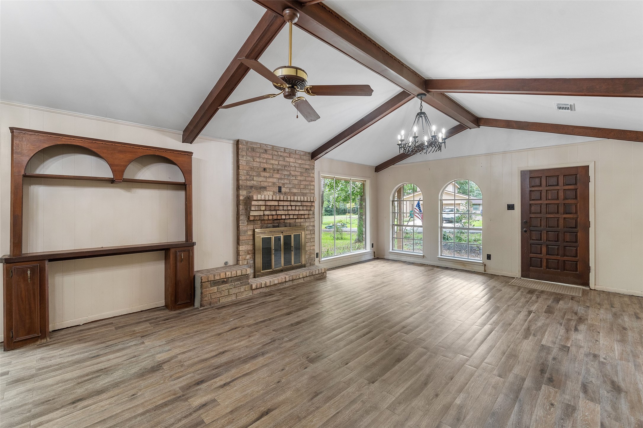 118 Sun City Lane Property Photo 8