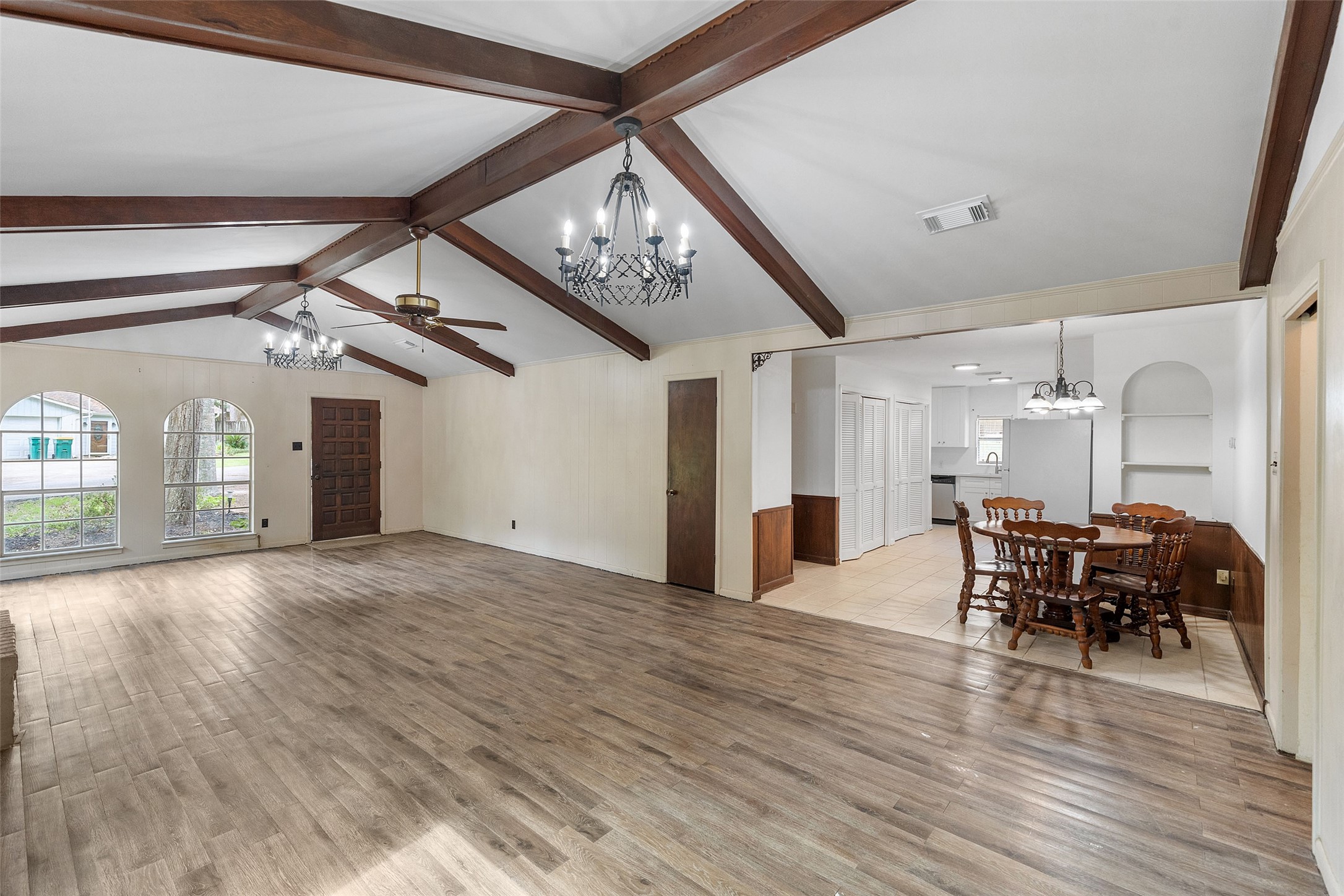 118 Sun City Lane Property Photo 10