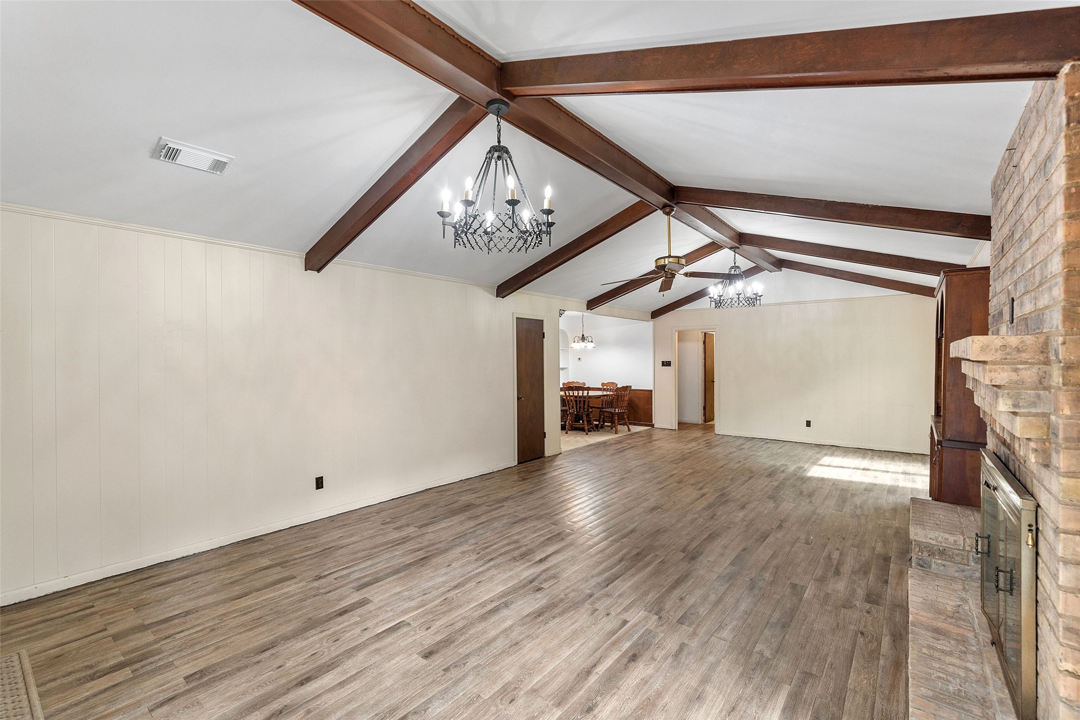 118 Sun City Lane Property Photo 11