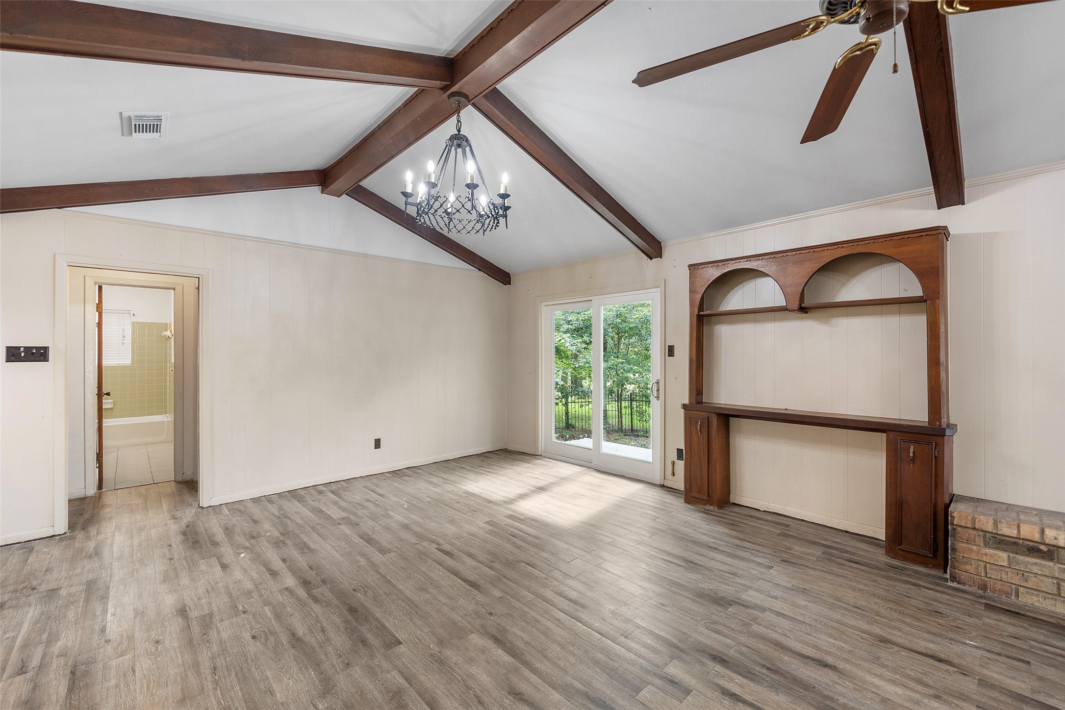 118 Sun City Lane Property Photo 13