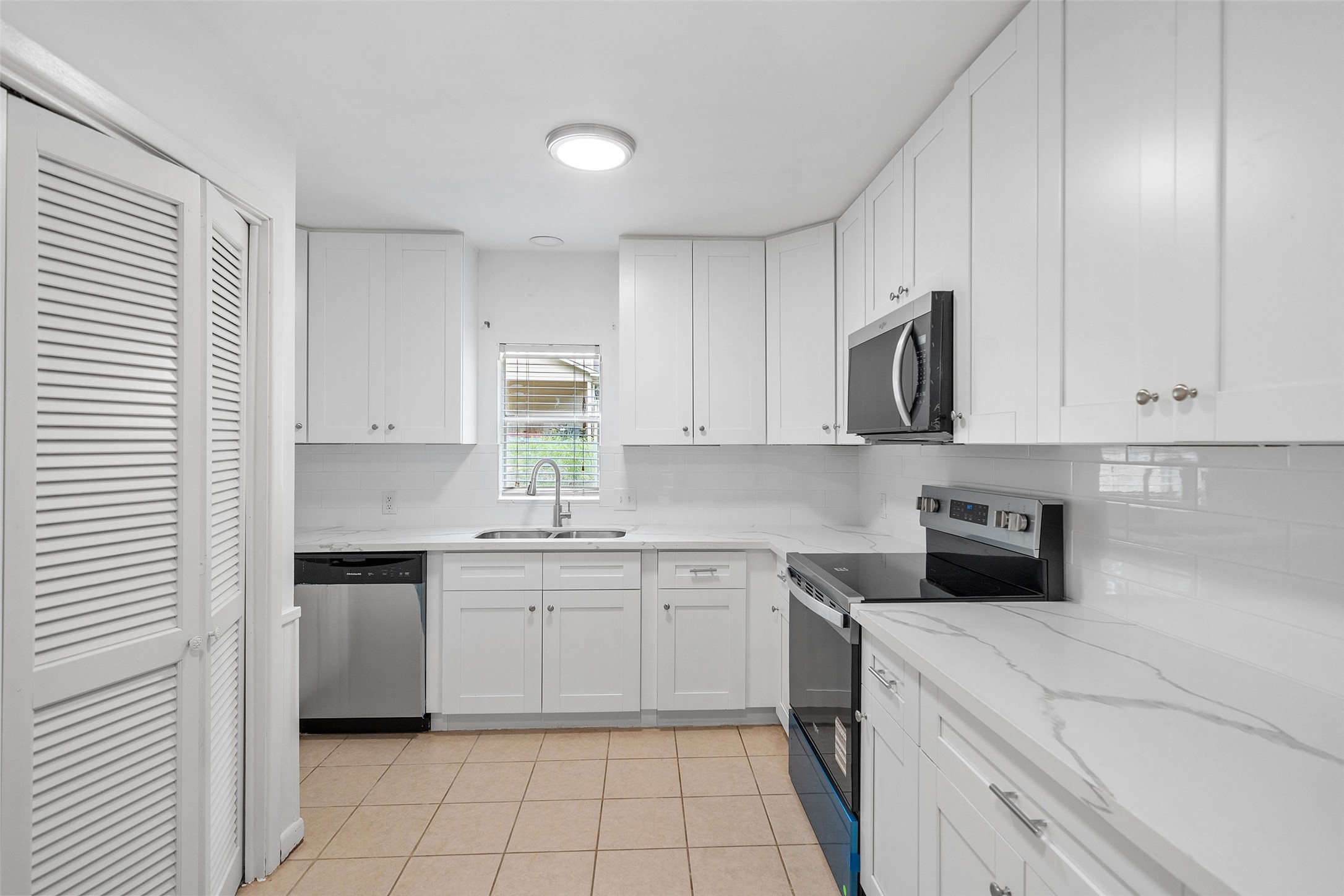 118 Sun City Lane Property Photo 17