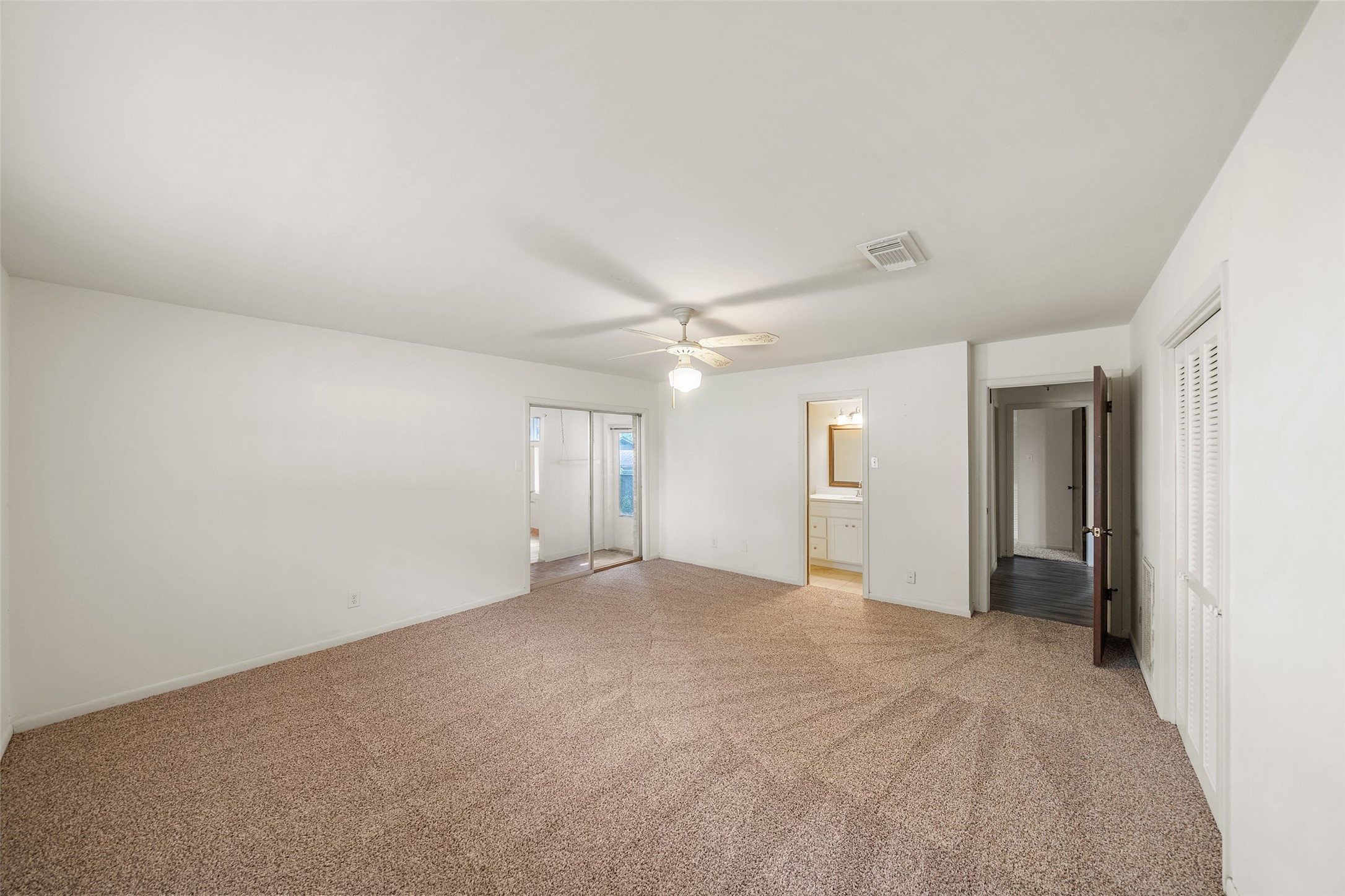 118 Sun City Lane Property Photo 22